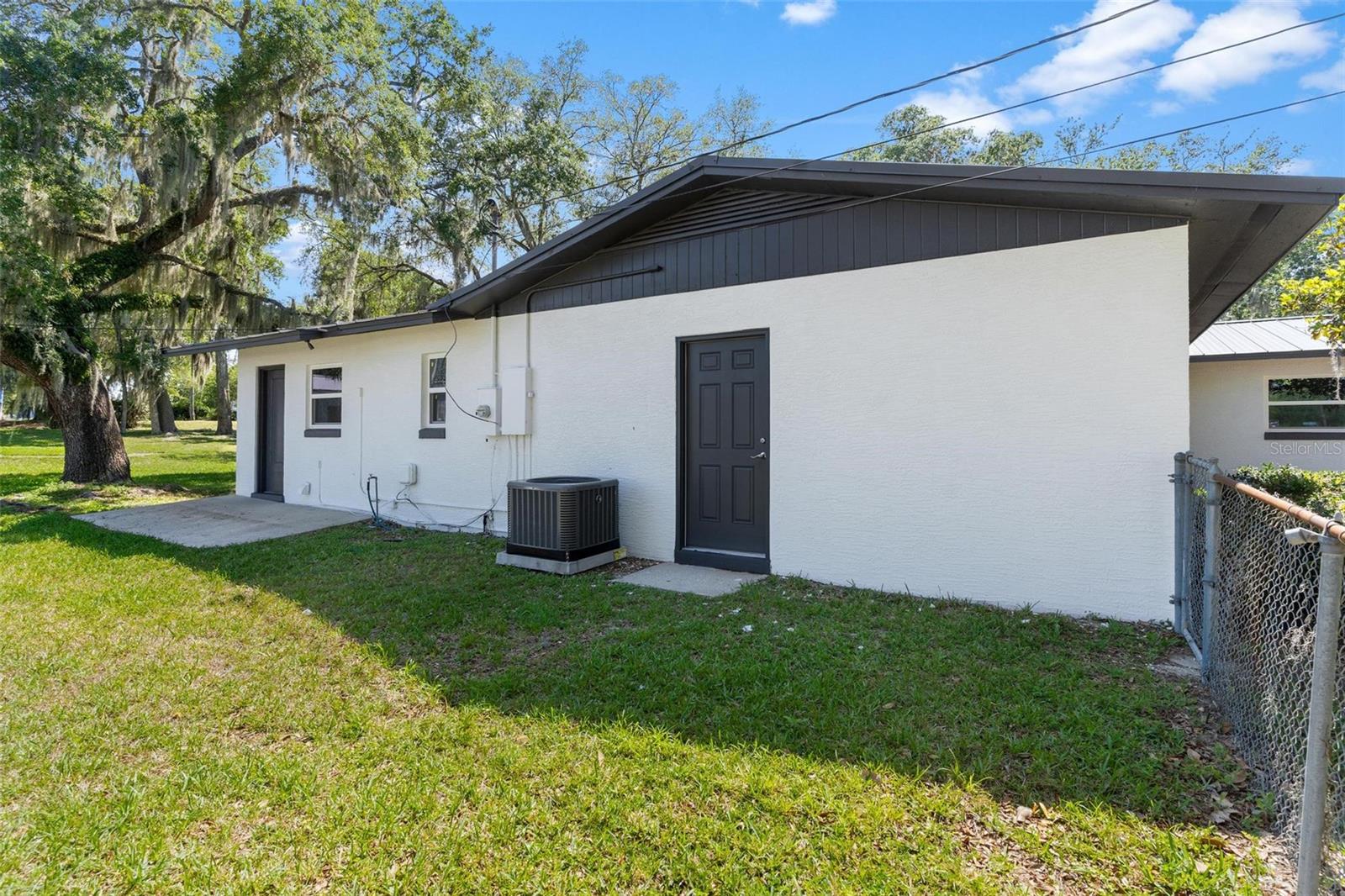 Image 6 of 25 For 109 Lakeview Street