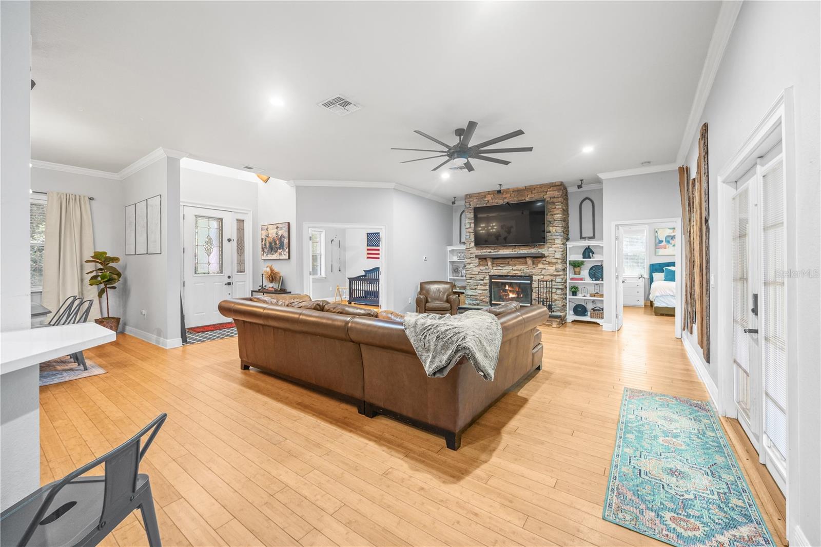 Image 7 of 49 For 1390 Cr 652a