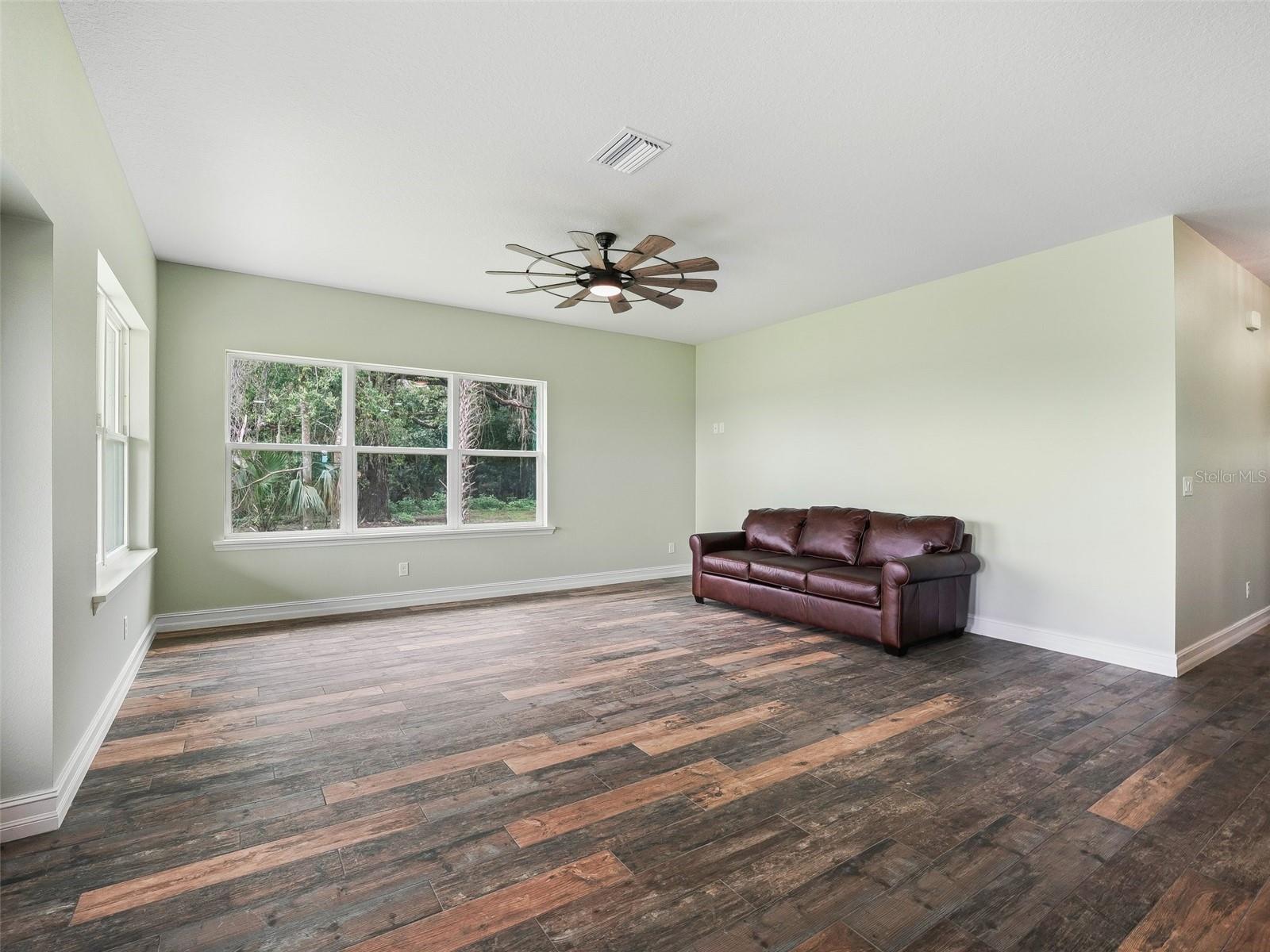 Image 11 of 47 For 8567 Cr 635  