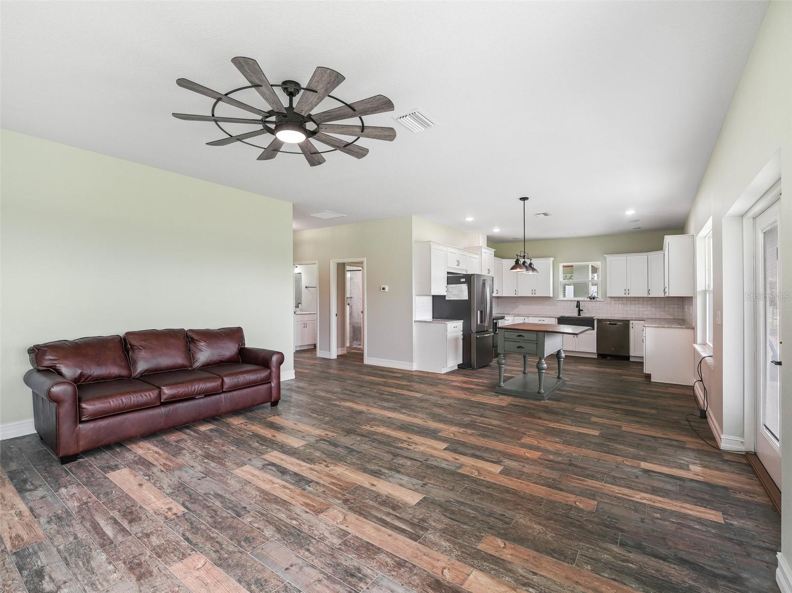 Image 12 of 47 For 8567 Cr 635  