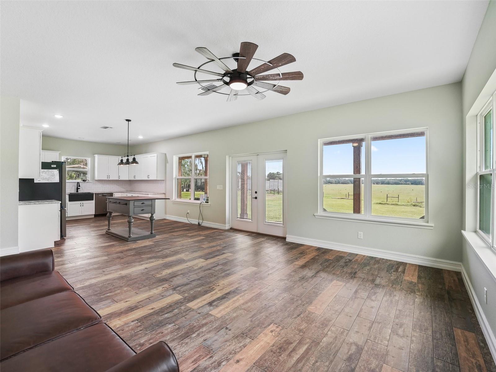 Image 13 of 47 For 8567 Cr 635  