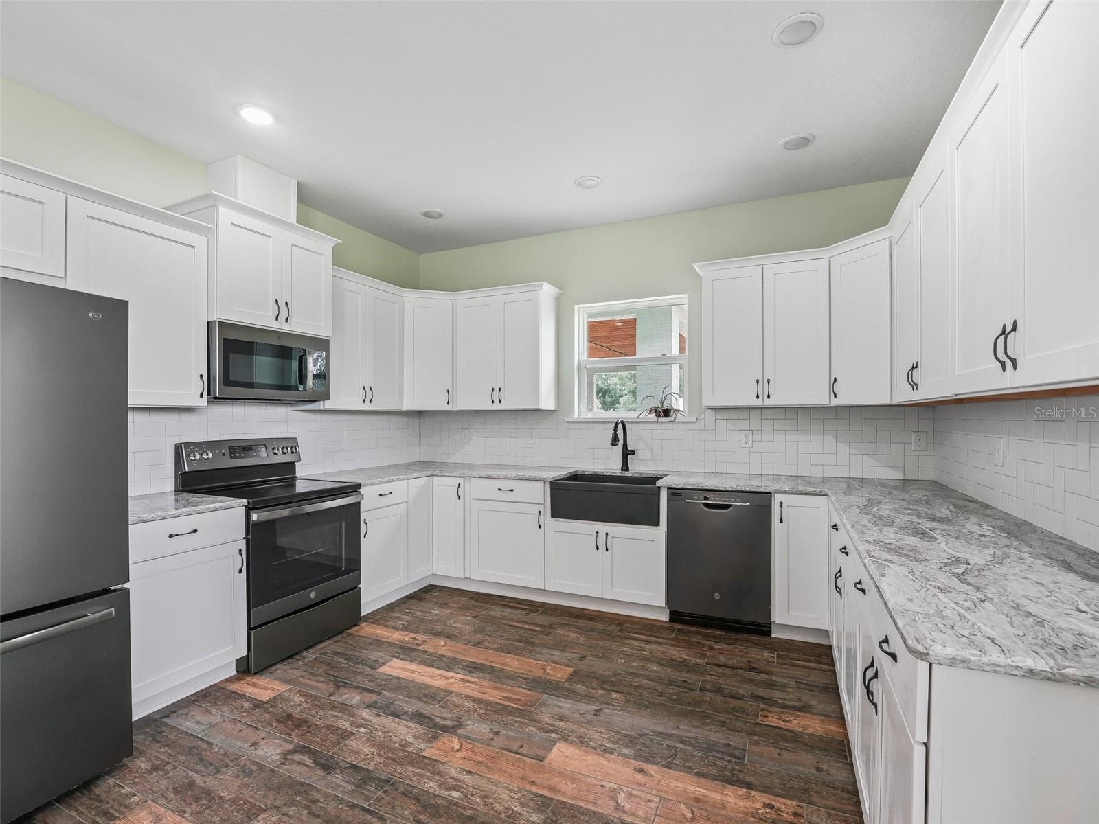 Image 15 of 47 For 8567 Cr 635  