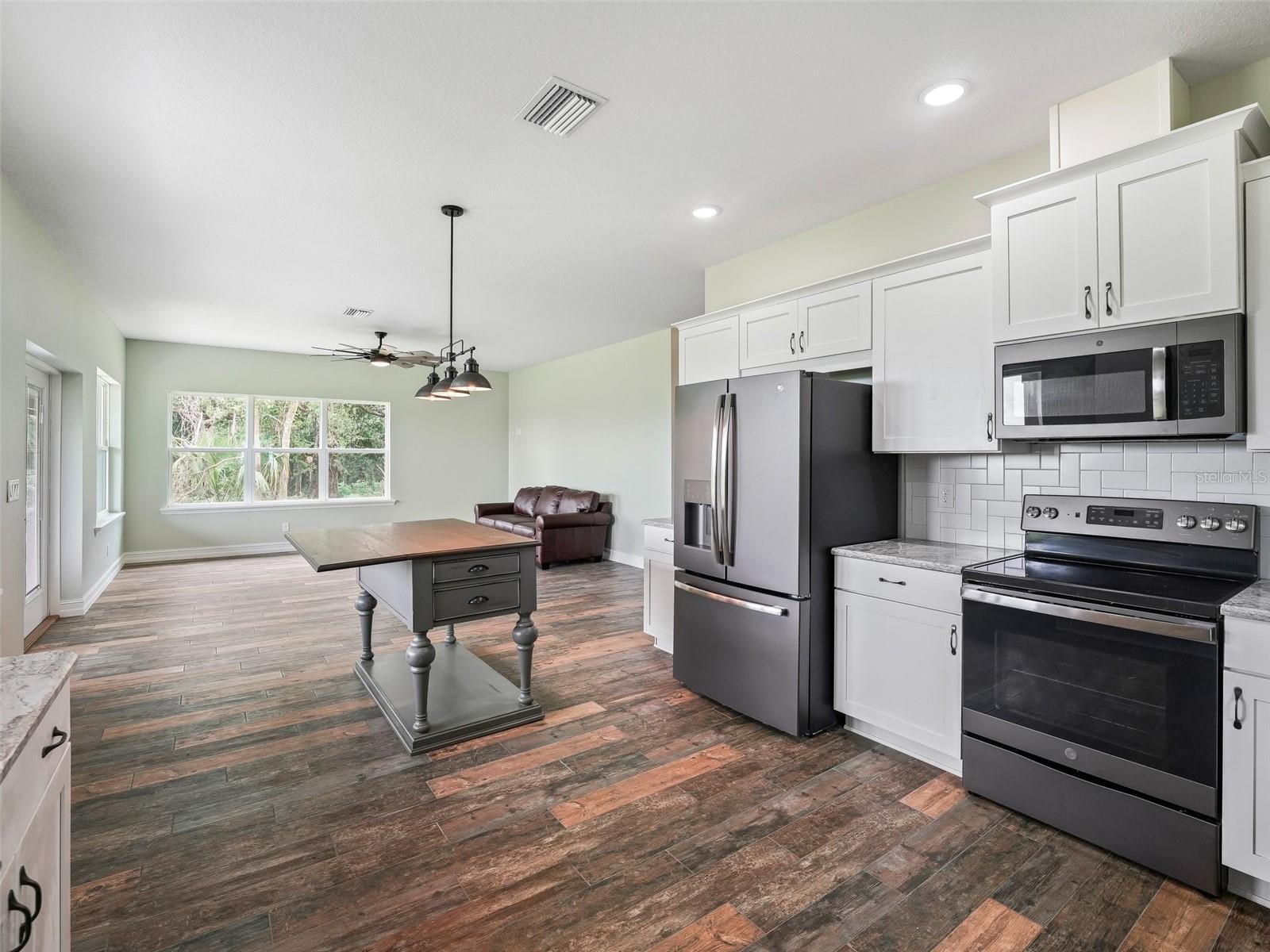 Image 17 of 47 For 8567 Cr 635  