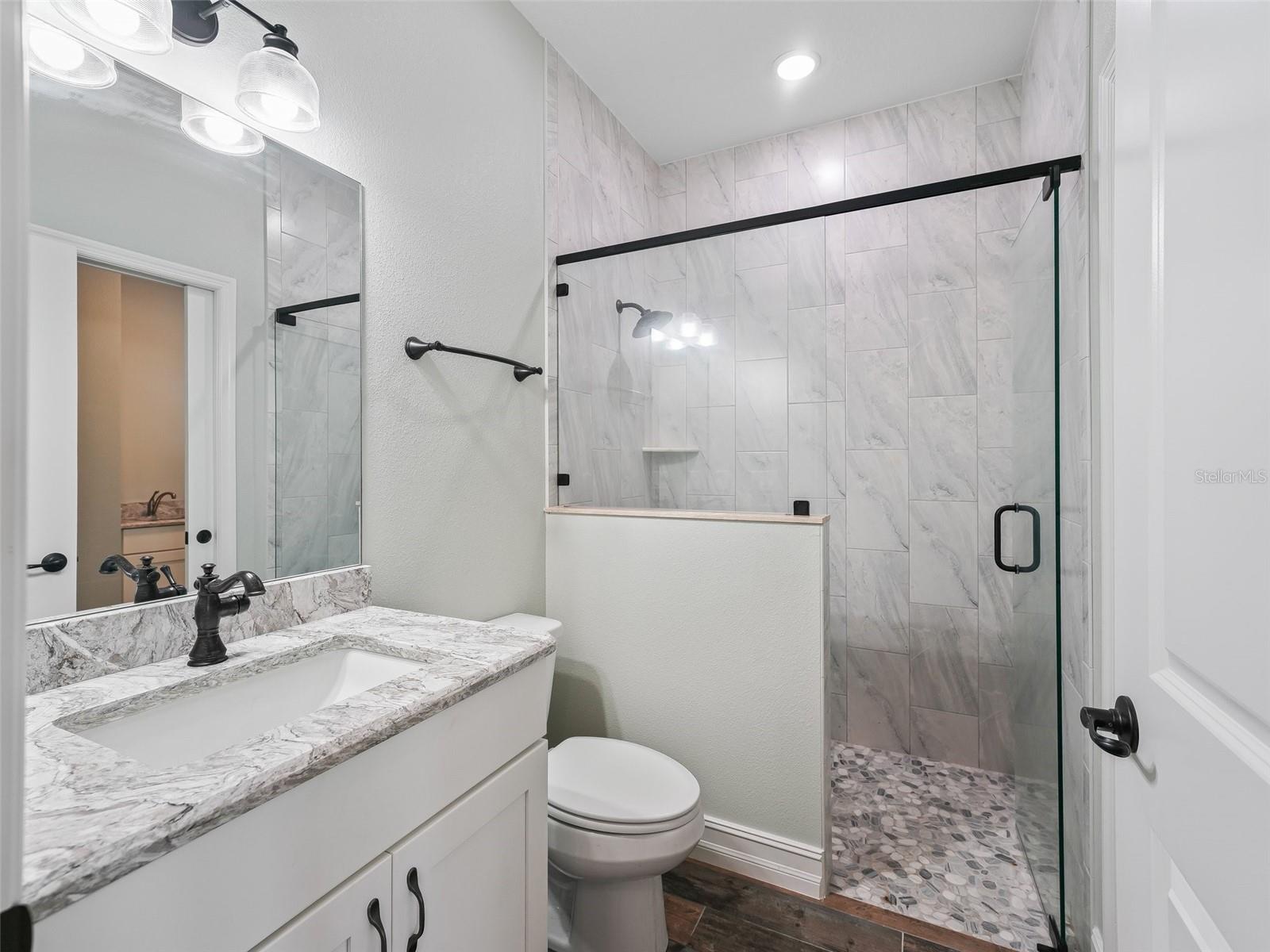 Image 20 of 47 For 8567 Cr 635  