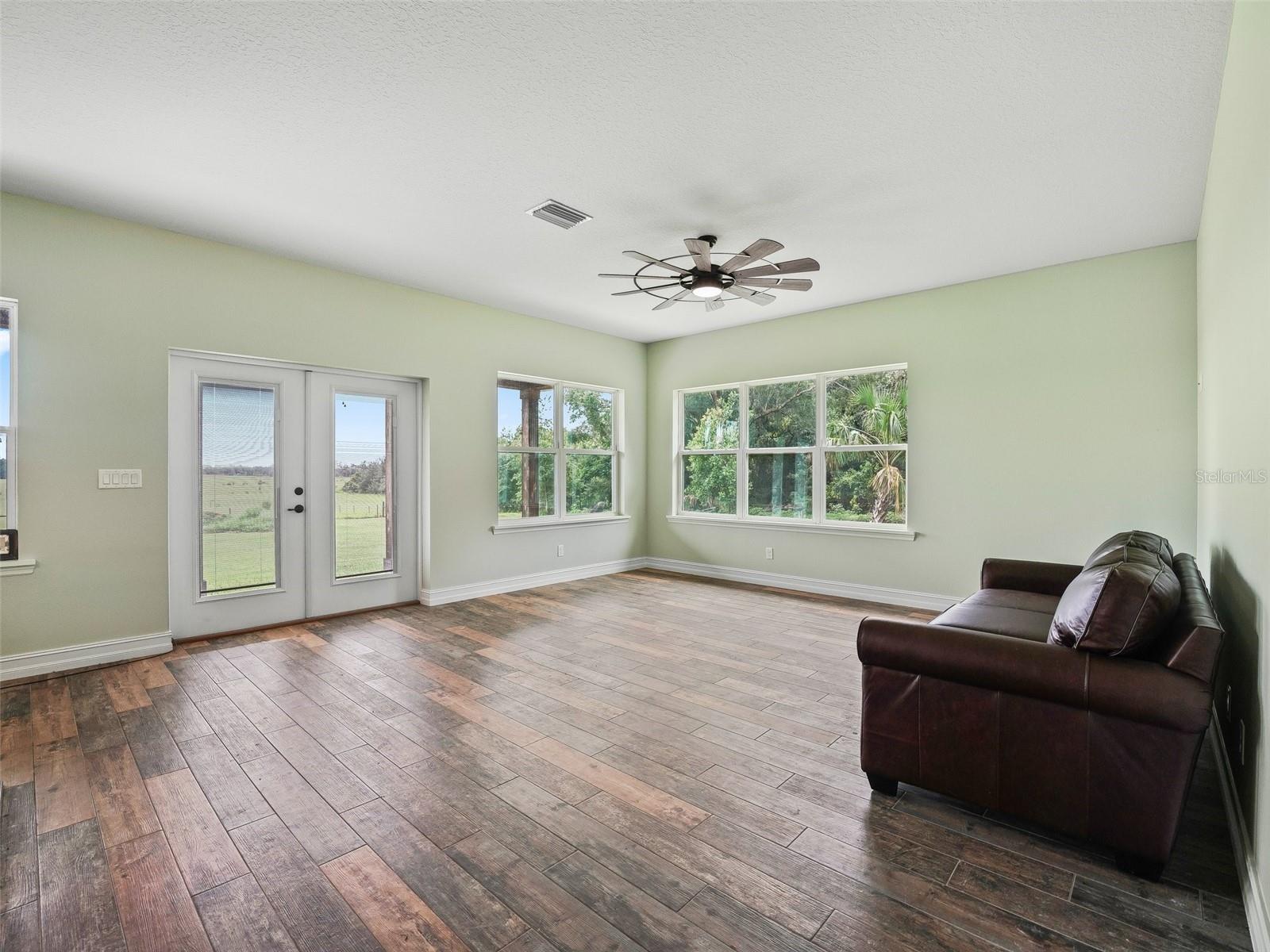 Image 8 of 46 For 8567 Cr 635  