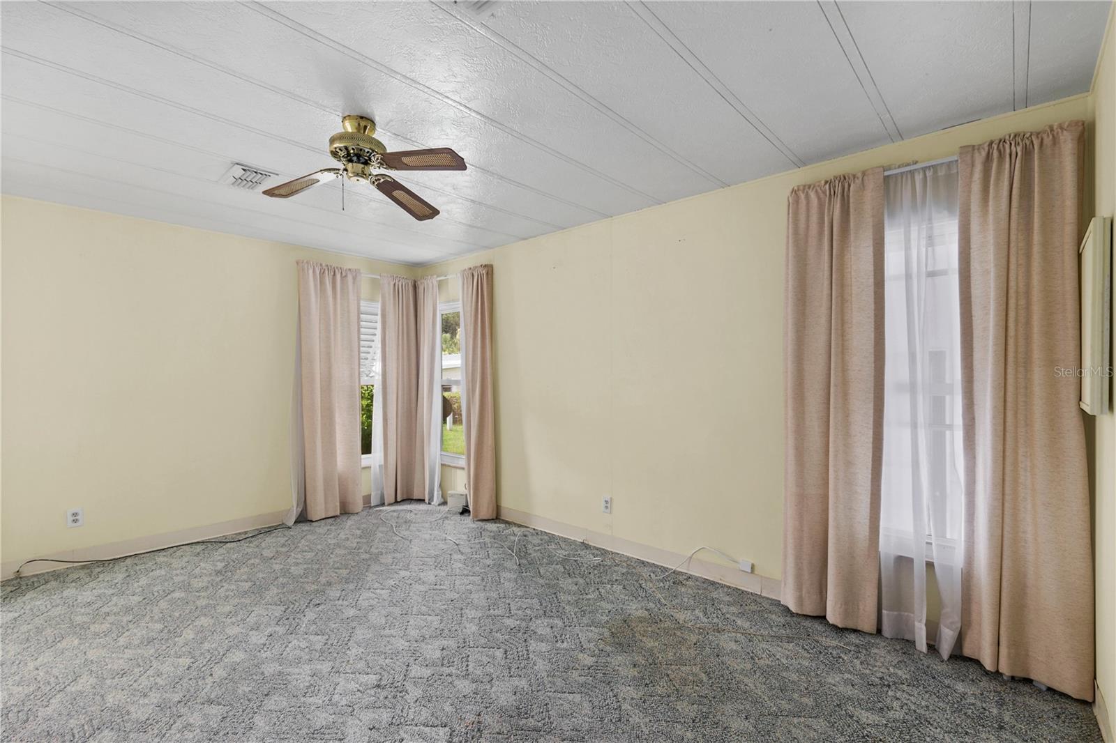 Image 16 of 44 For 3368 Overlook Road 1665