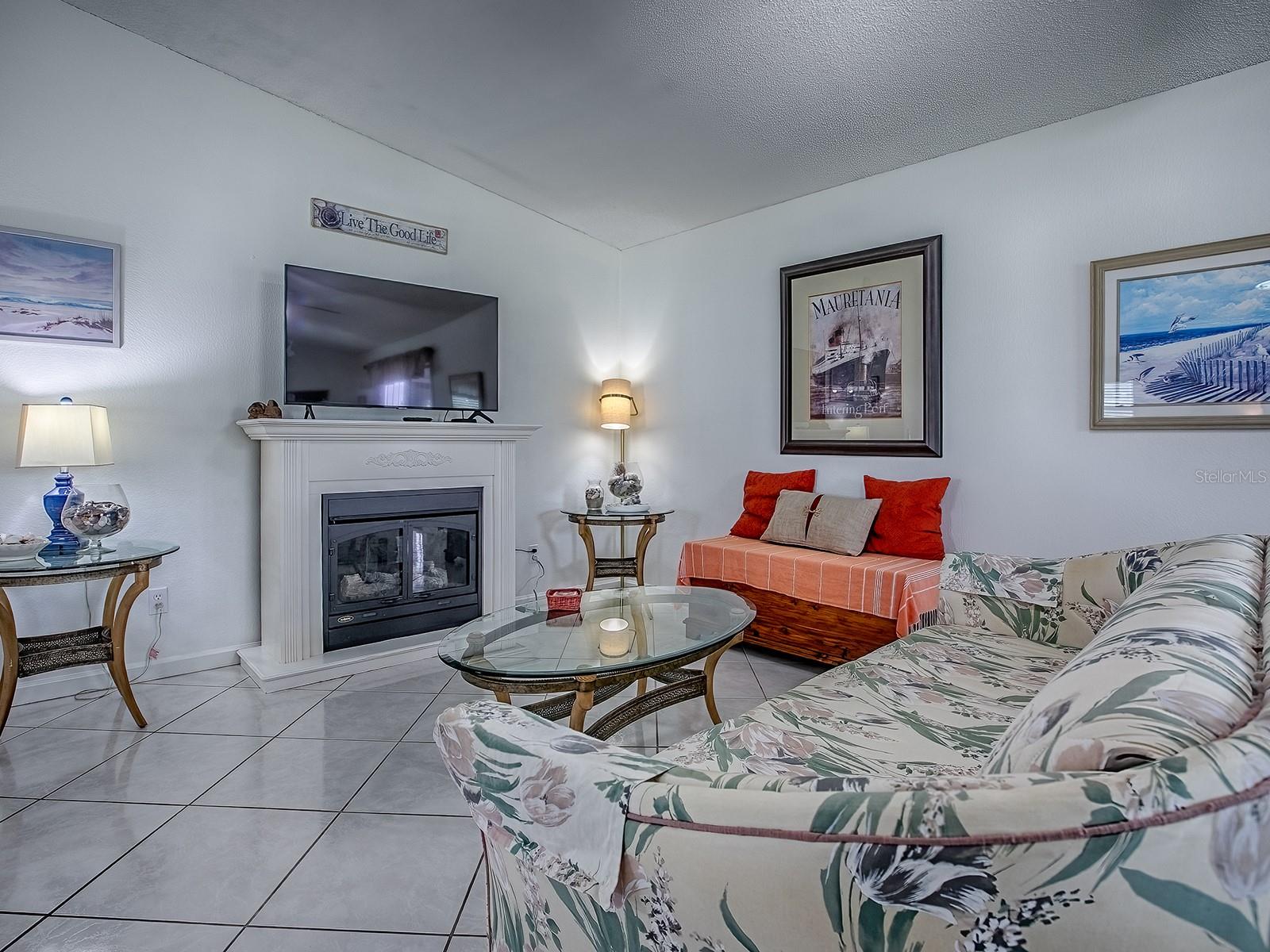 Image 14 of 55 For 940 Chula Court