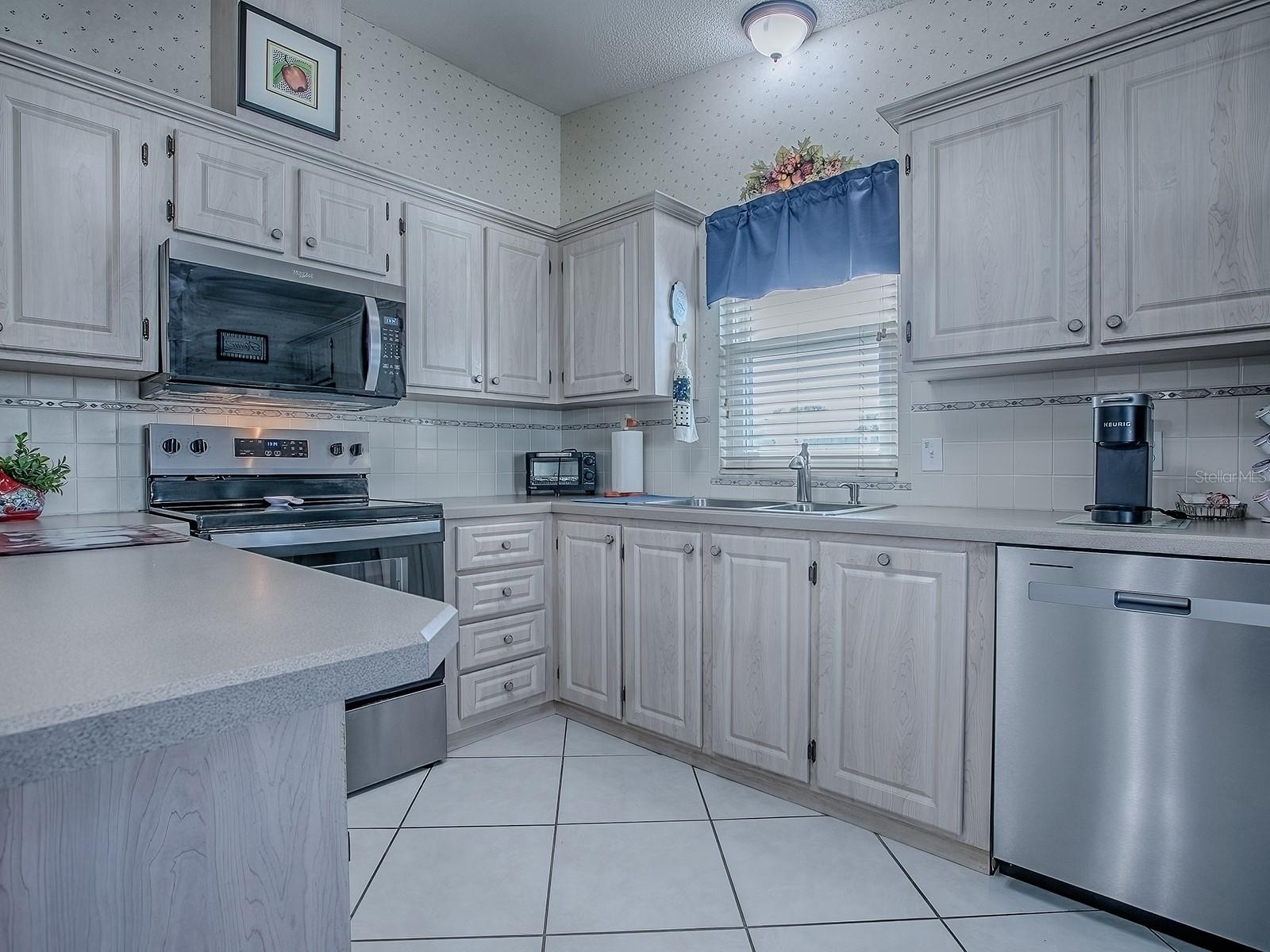 Image 4 of 55 For 940 Chula Court