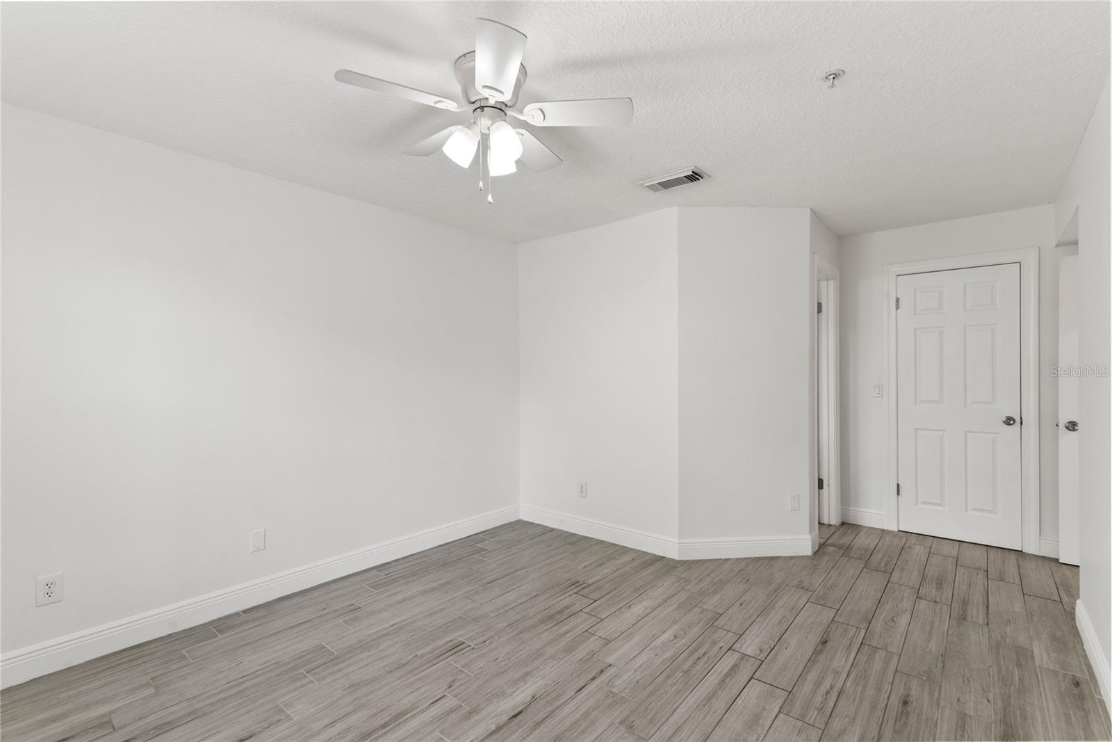 Image 13 of 31 For 108 Reserve Circle 108