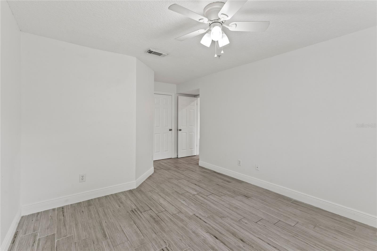 Image 14 of 31 For 108 Reserve Circle 108