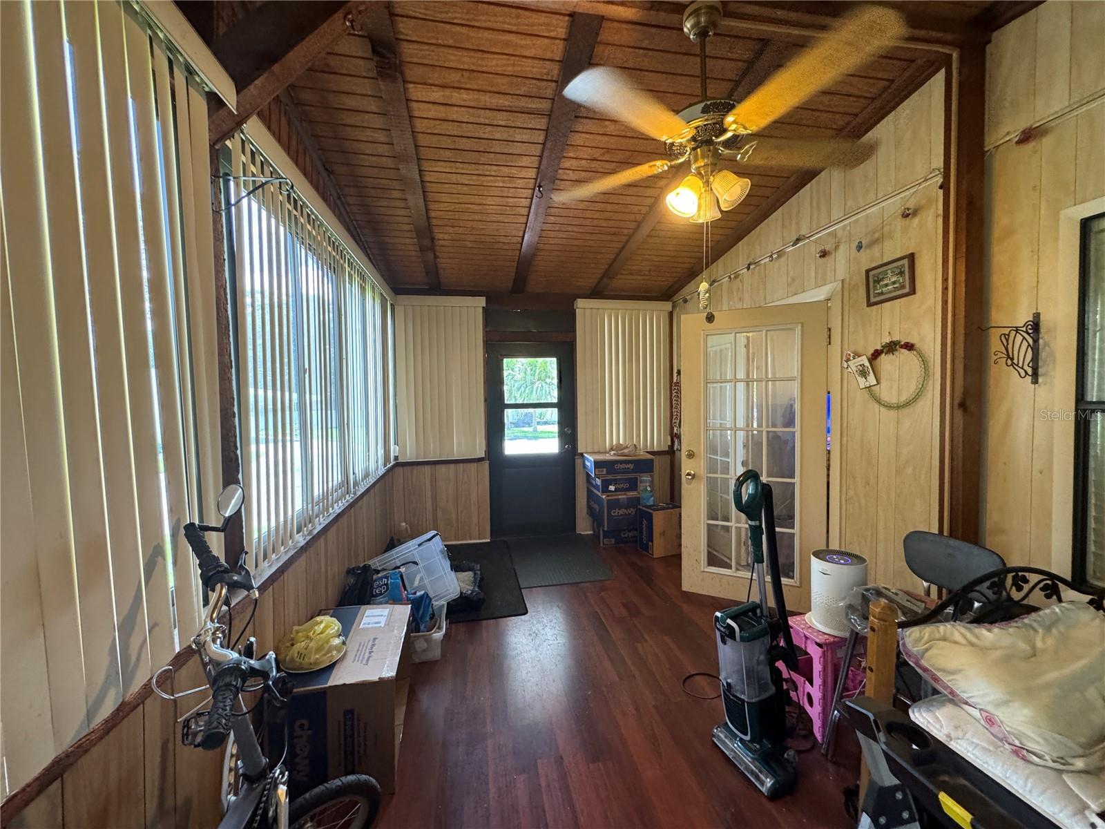 Image 11 of 42 For 4805 Colonnades Cir E