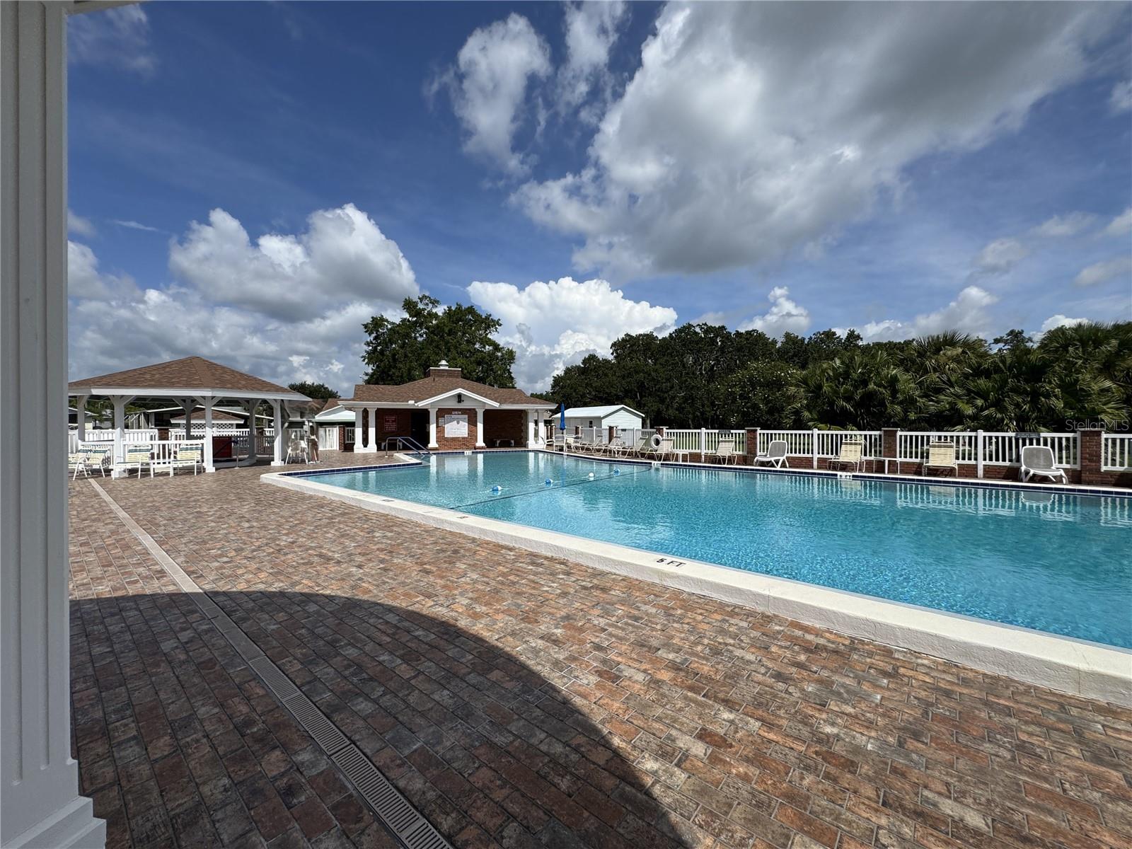 Image 24 of 42 For 4805 Colonnades Cir E