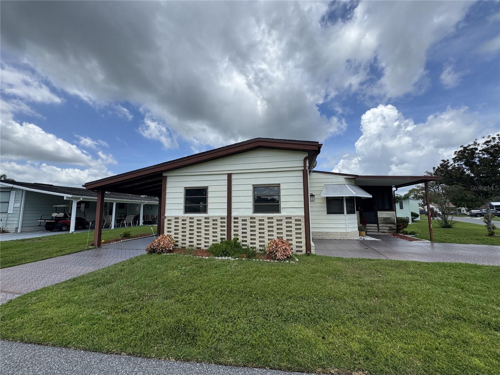 Image 3 of 42 For 4805 Colonnades Cir E