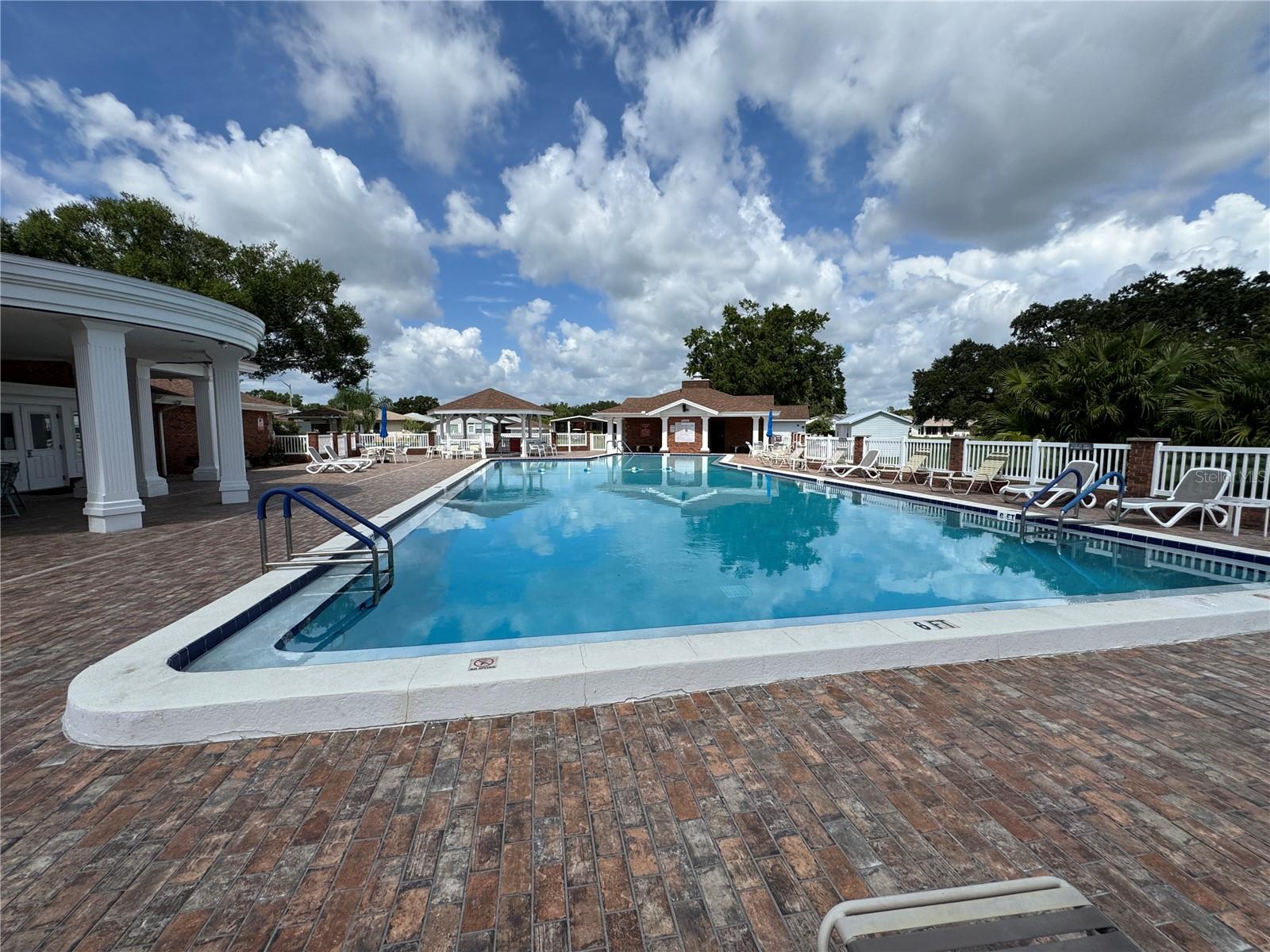 Image 35 of 42 For 4805 Colonnades Cir E