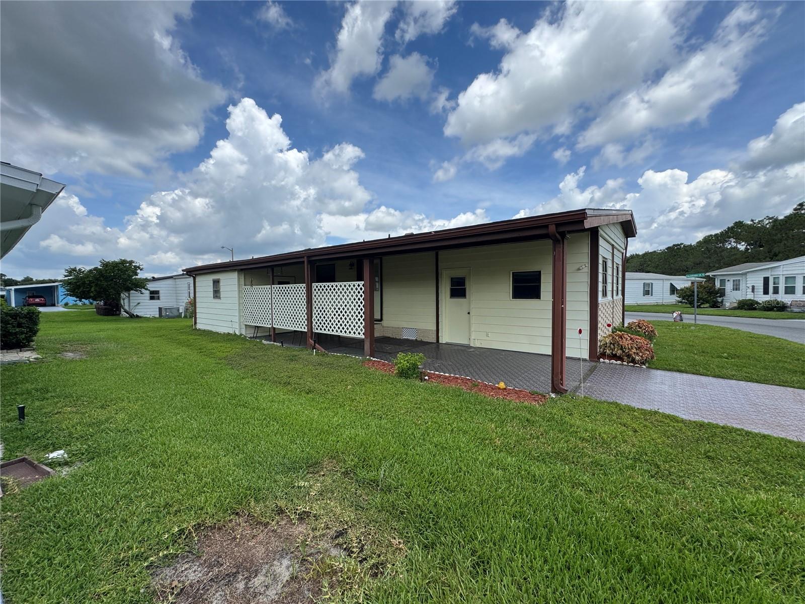 Image 4 of 42 For 4805 Colonnades Cir E