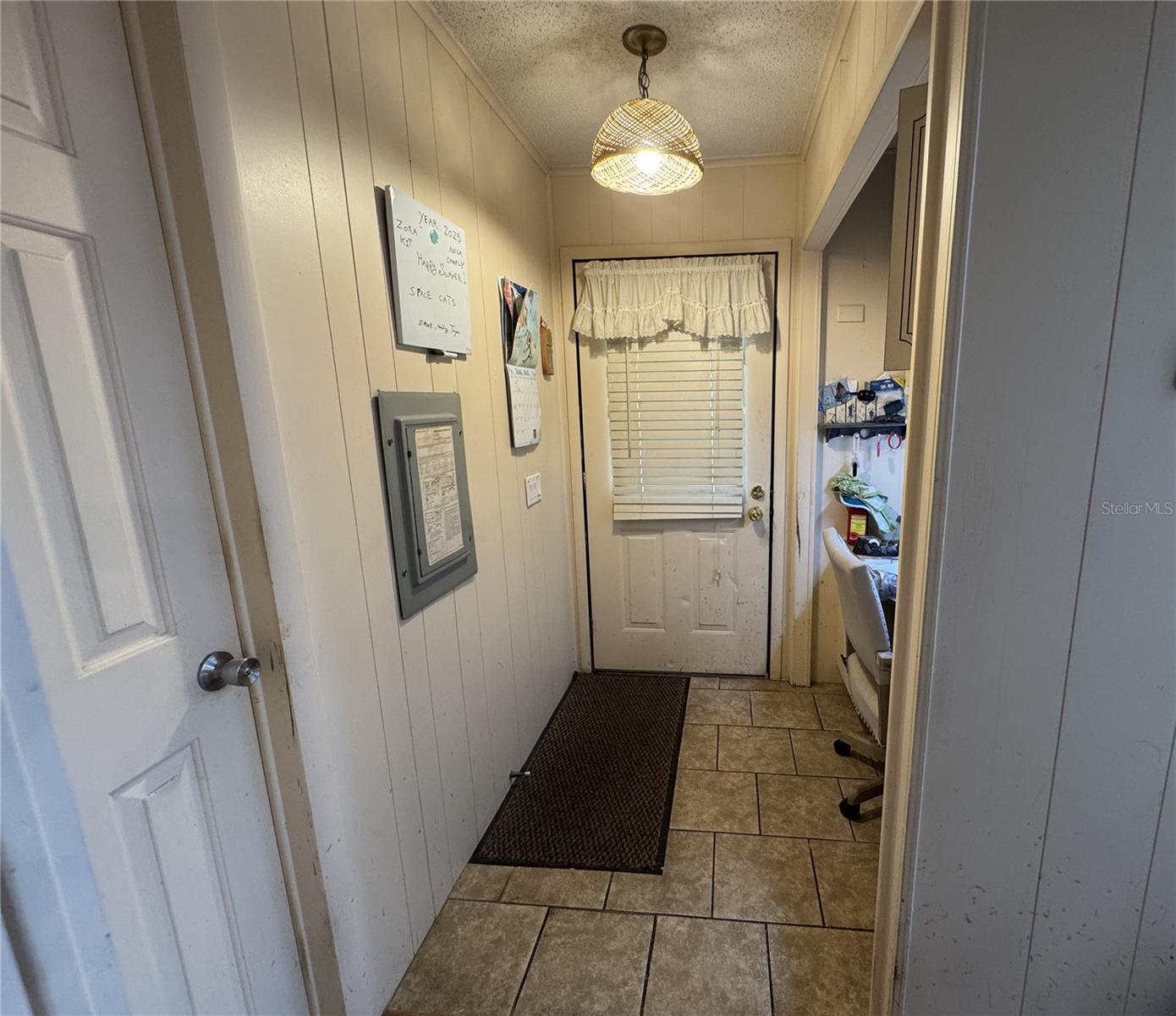 Image 6 of 42 For 4805 Colonnades Cir E