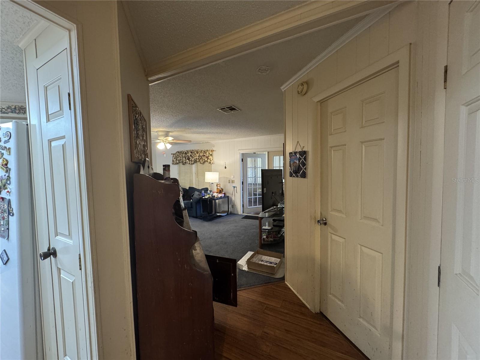 Image 7 of 42 For 4805 Colonnades Cir E