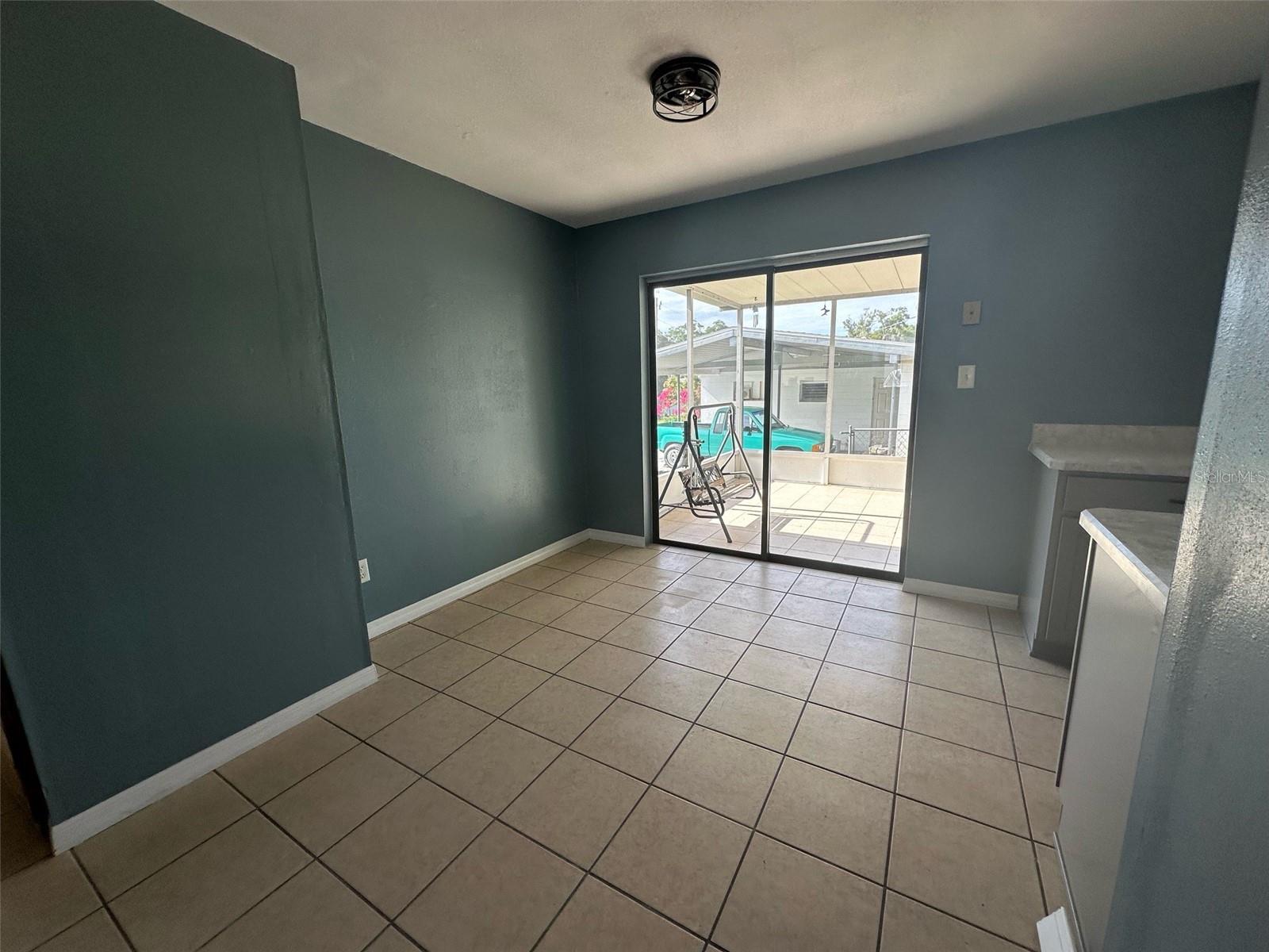 Image 2 of 8 For 800 Phoenix Avenue