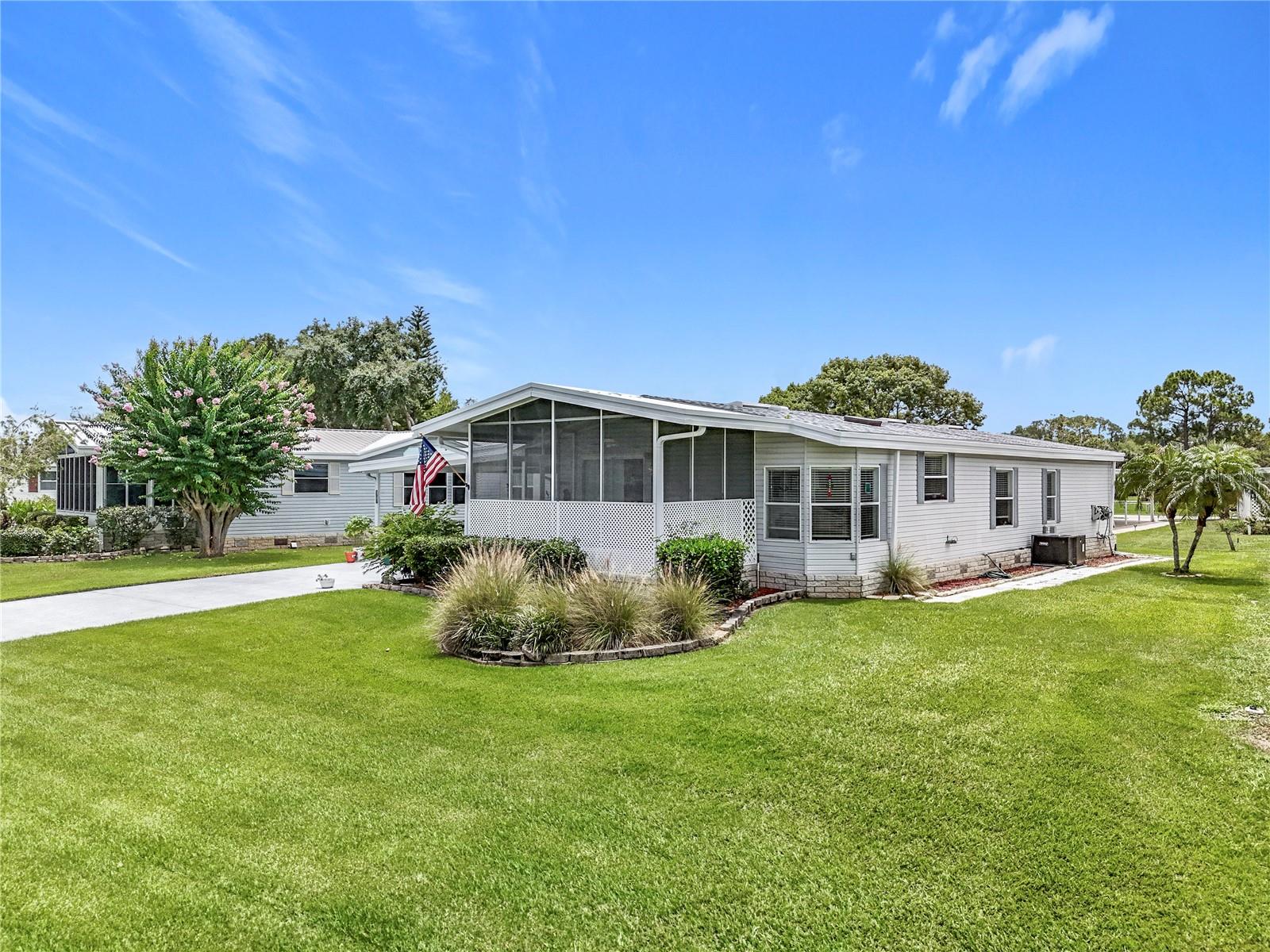 Image 2 of 34 For 2913 Manatee Road