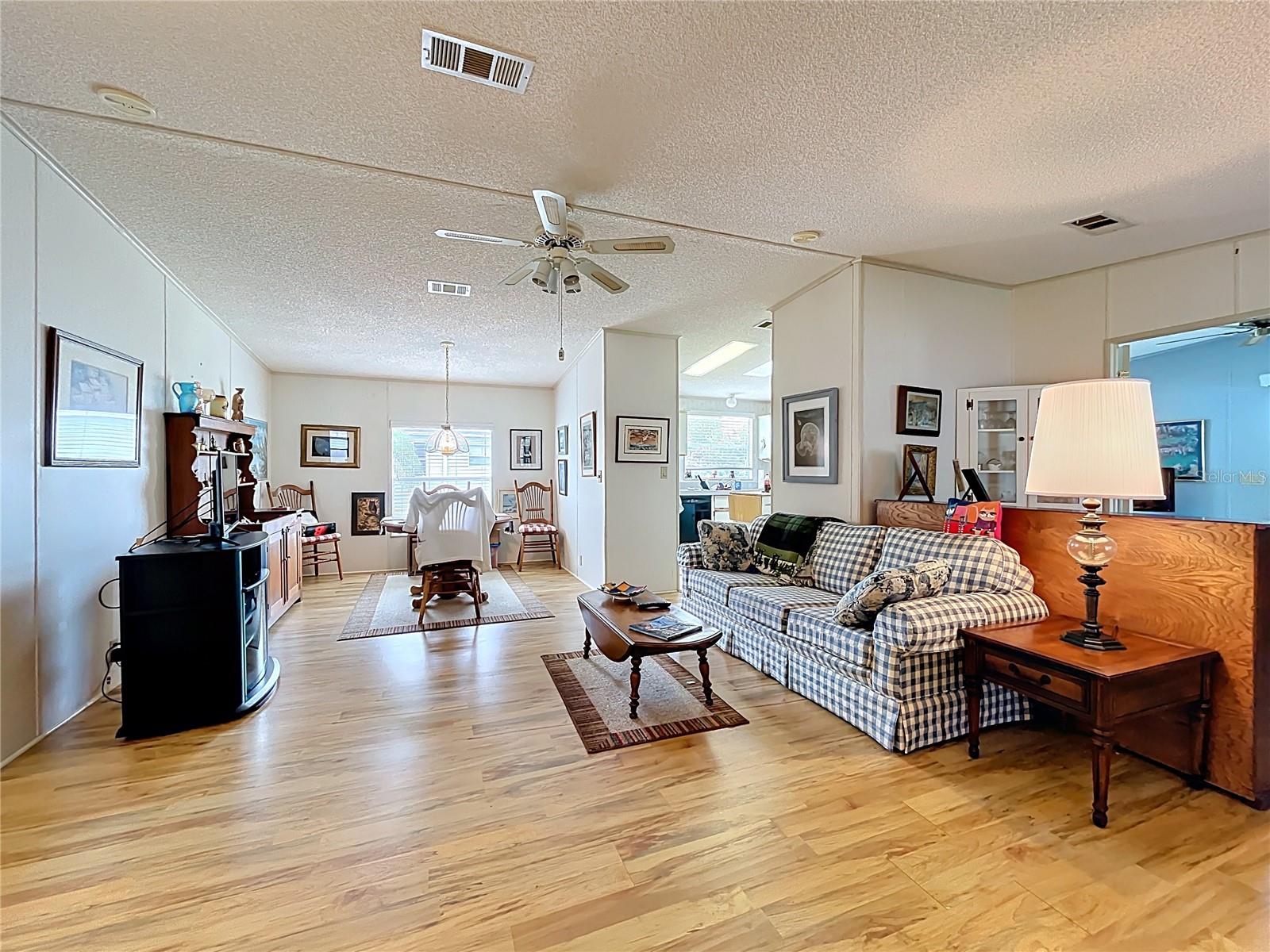 Image 7 of 34 For 2913 Manatee Road