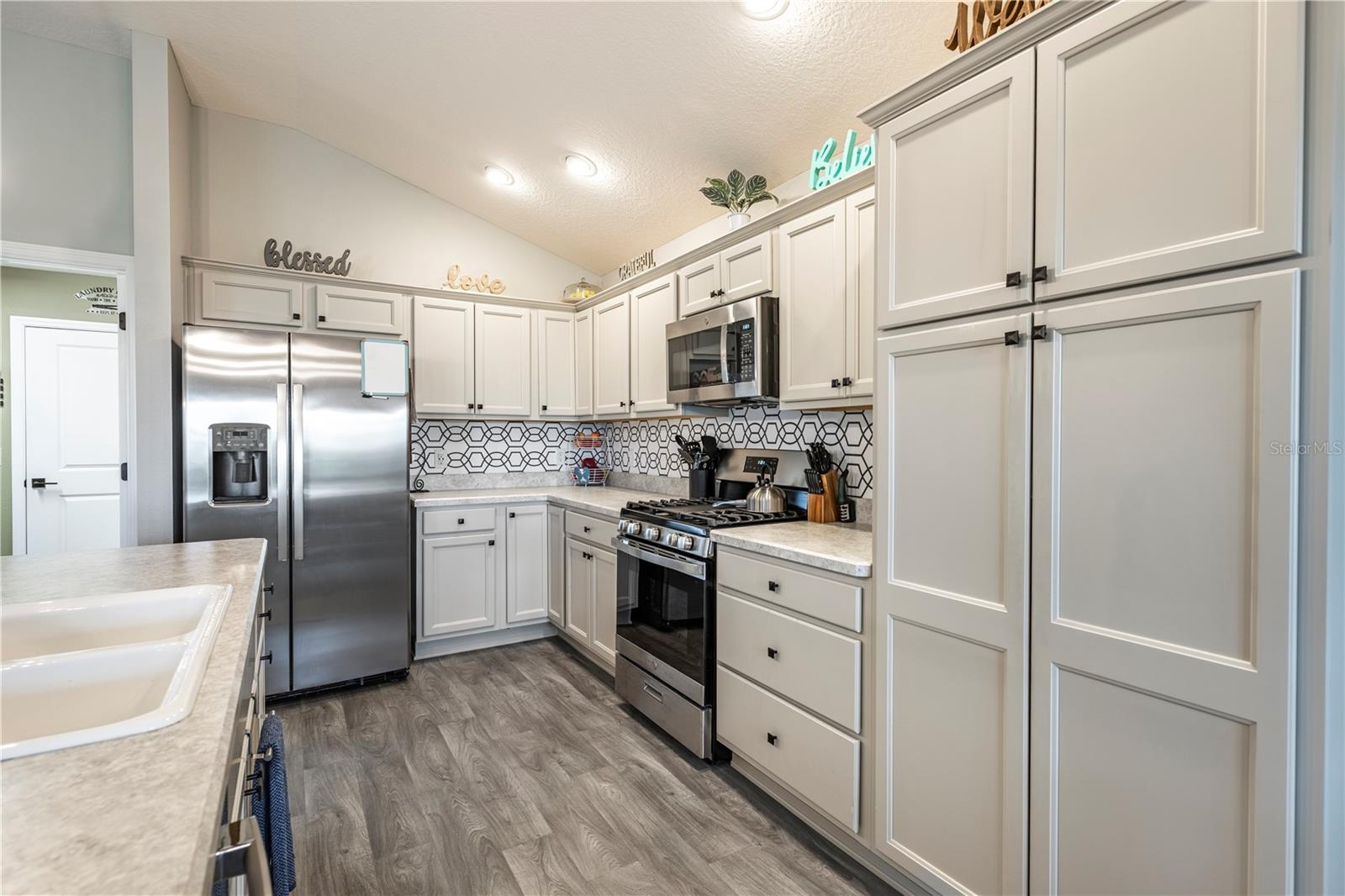 Image 20 of 51 For 2810 Navy Hill Circle