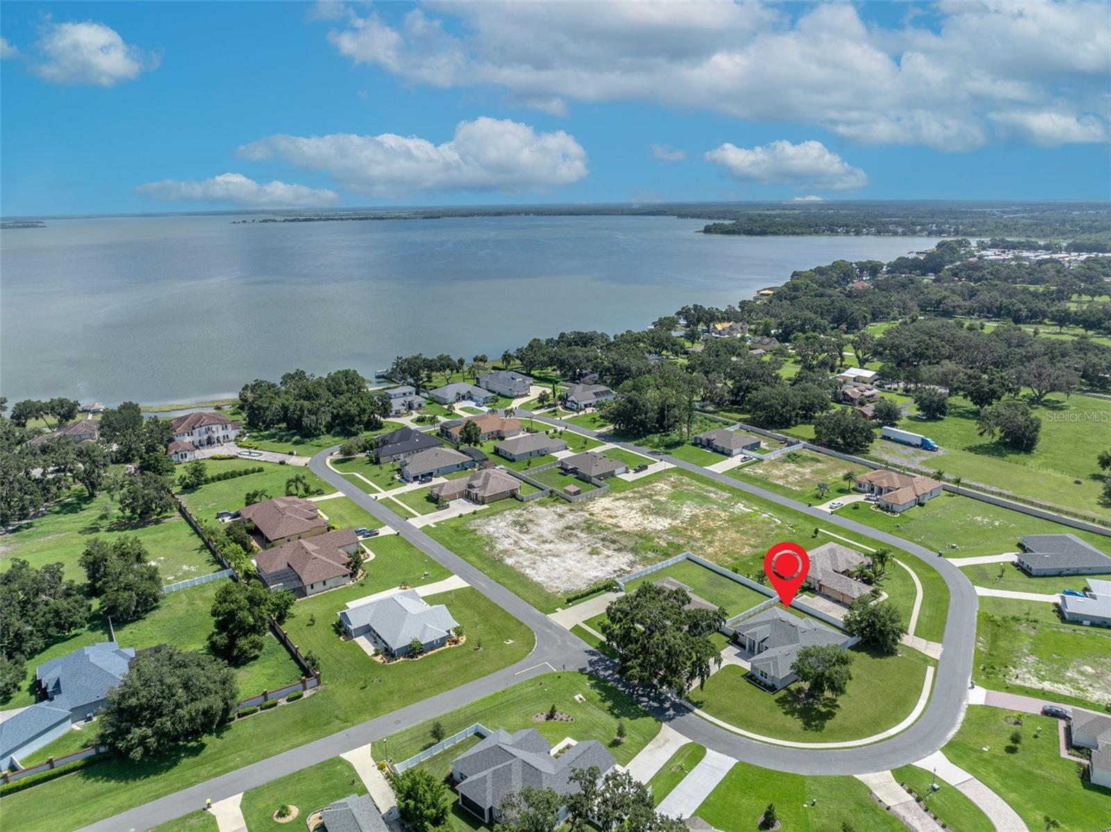 Image 3 of 38 For 840 Oaks Shores Road