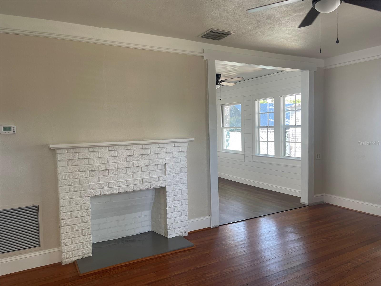 Image 4 of 10 For 402 Hanson Street