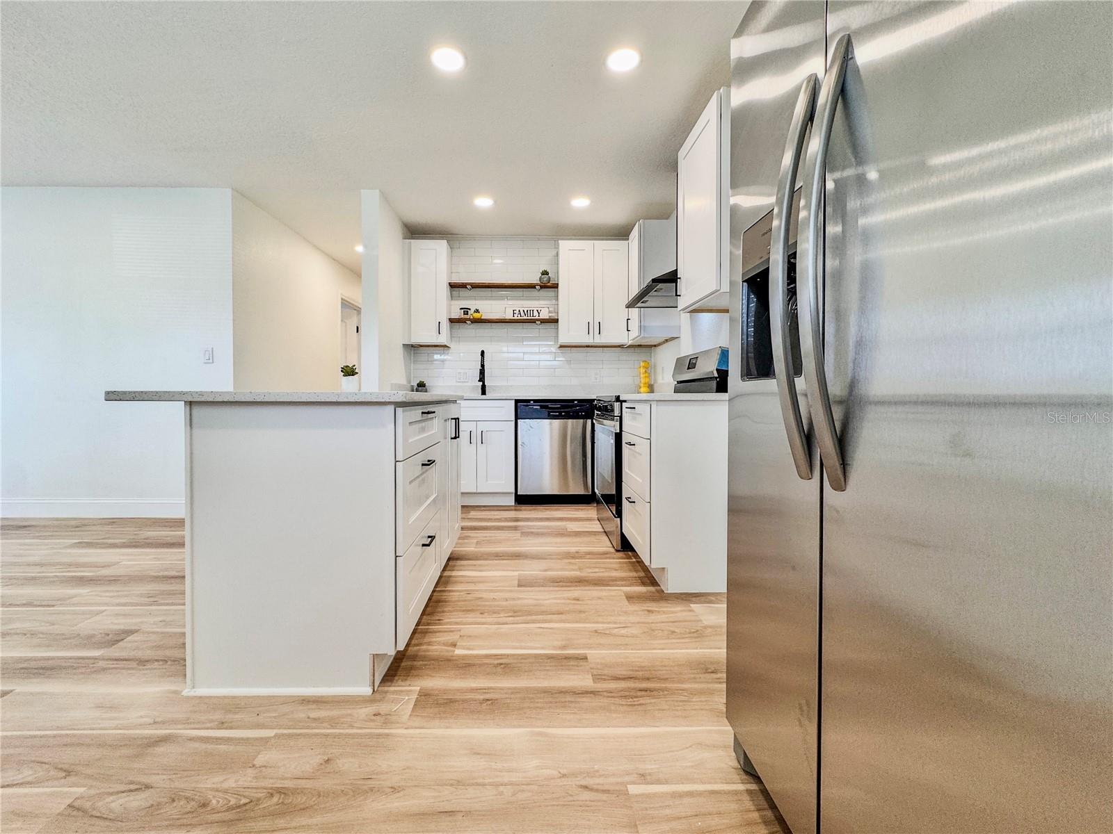 Image 11 of 35 For 2403 Nansen Avenue
