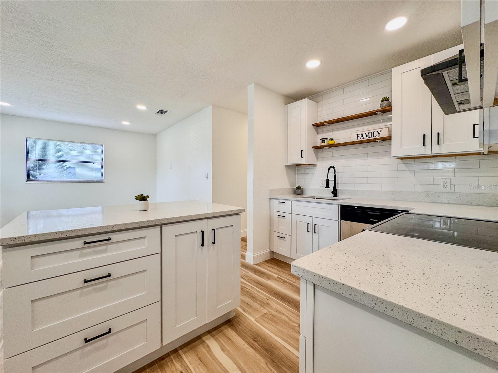 Image 12 of 35 For 2403 Nansen Avenue