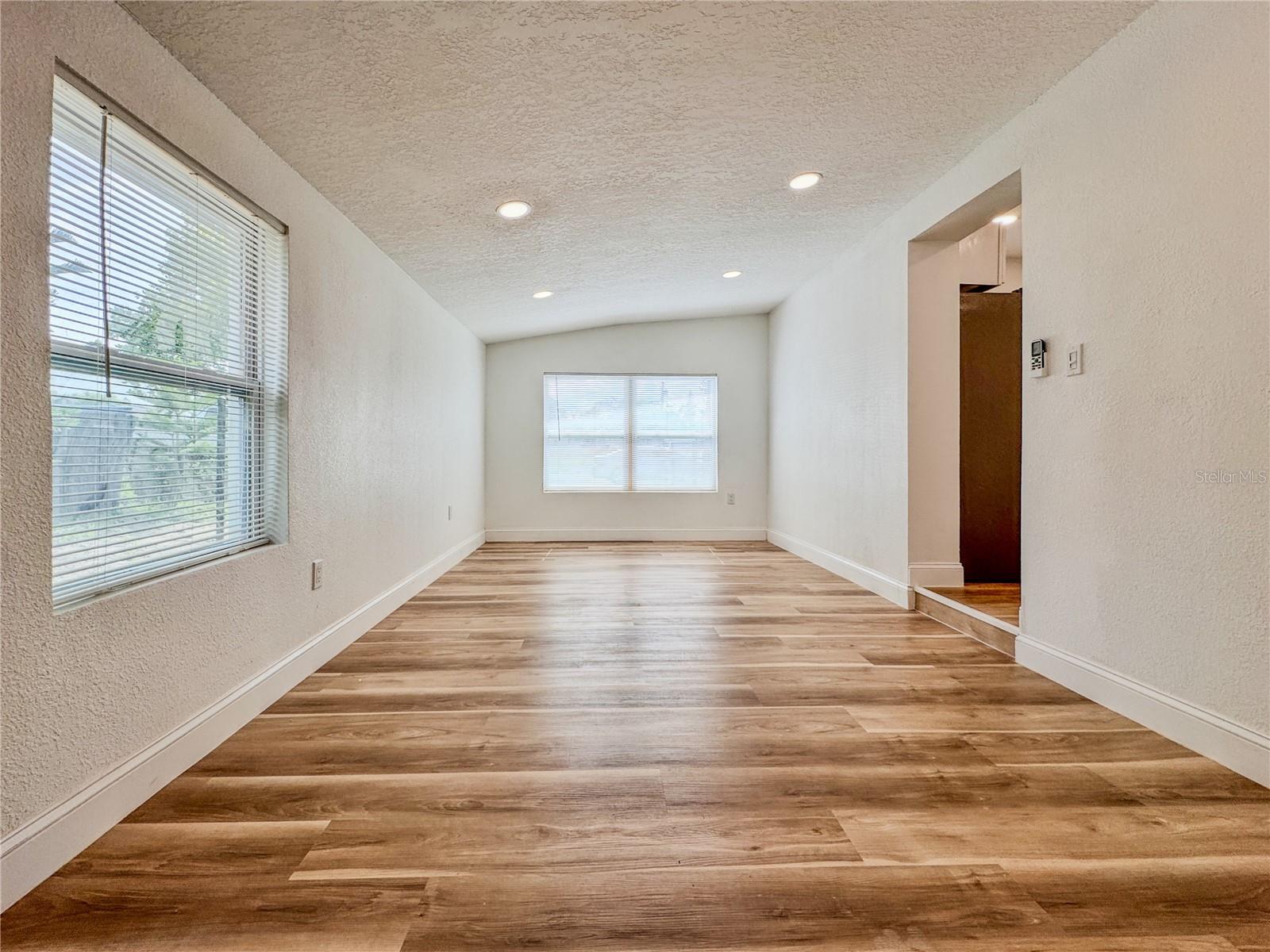 Image 14 of 35 For 2403 Nansen Avenue