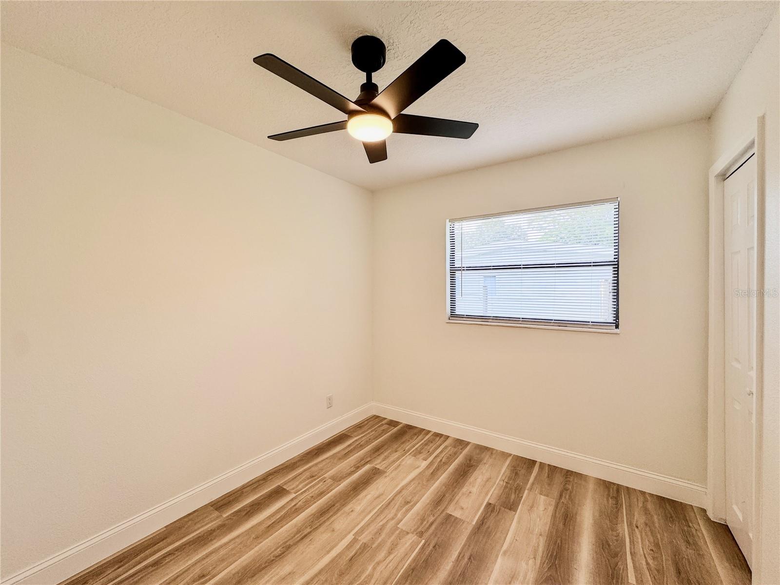 Image 19 of 35 For 2403 Nansen Avenue