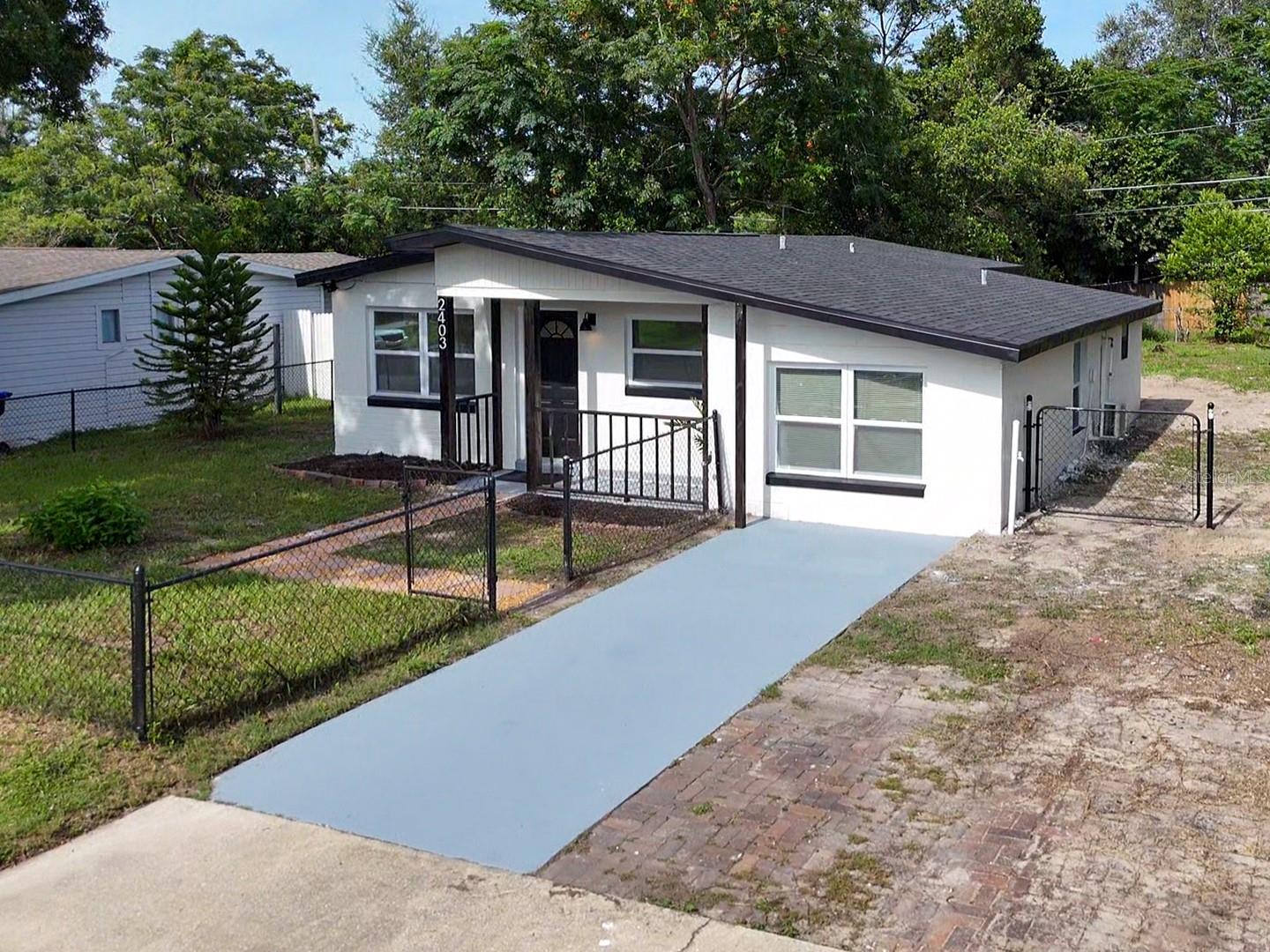 Image 2 of 35 For 2403 Nansen Avenue
