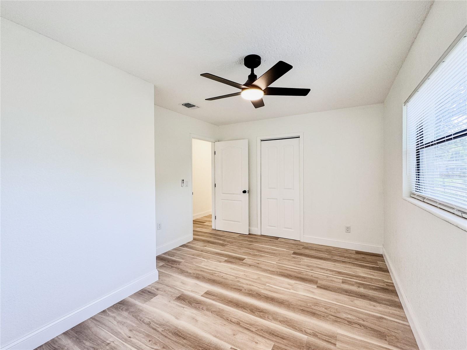 Image 23 of 35 For 2403 Nansen Avenue