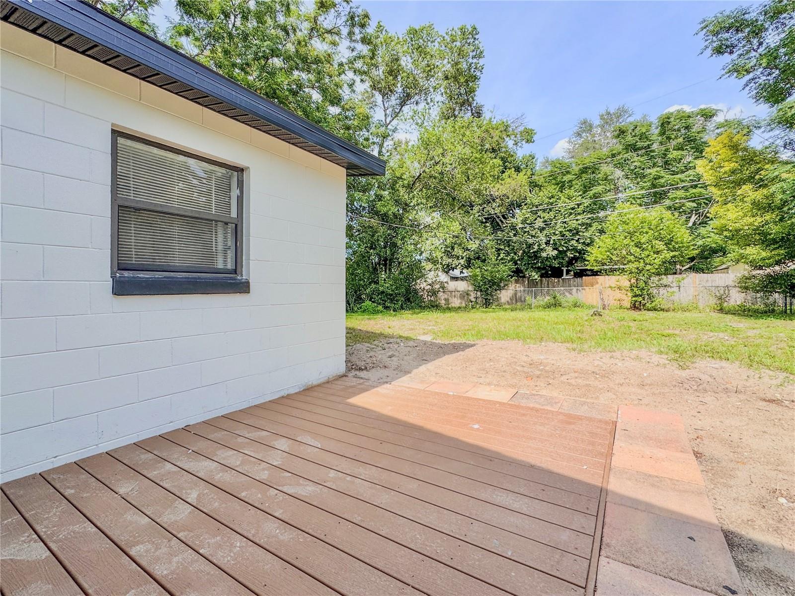 Image 27 of 35 For 2403 Nansen Avenue