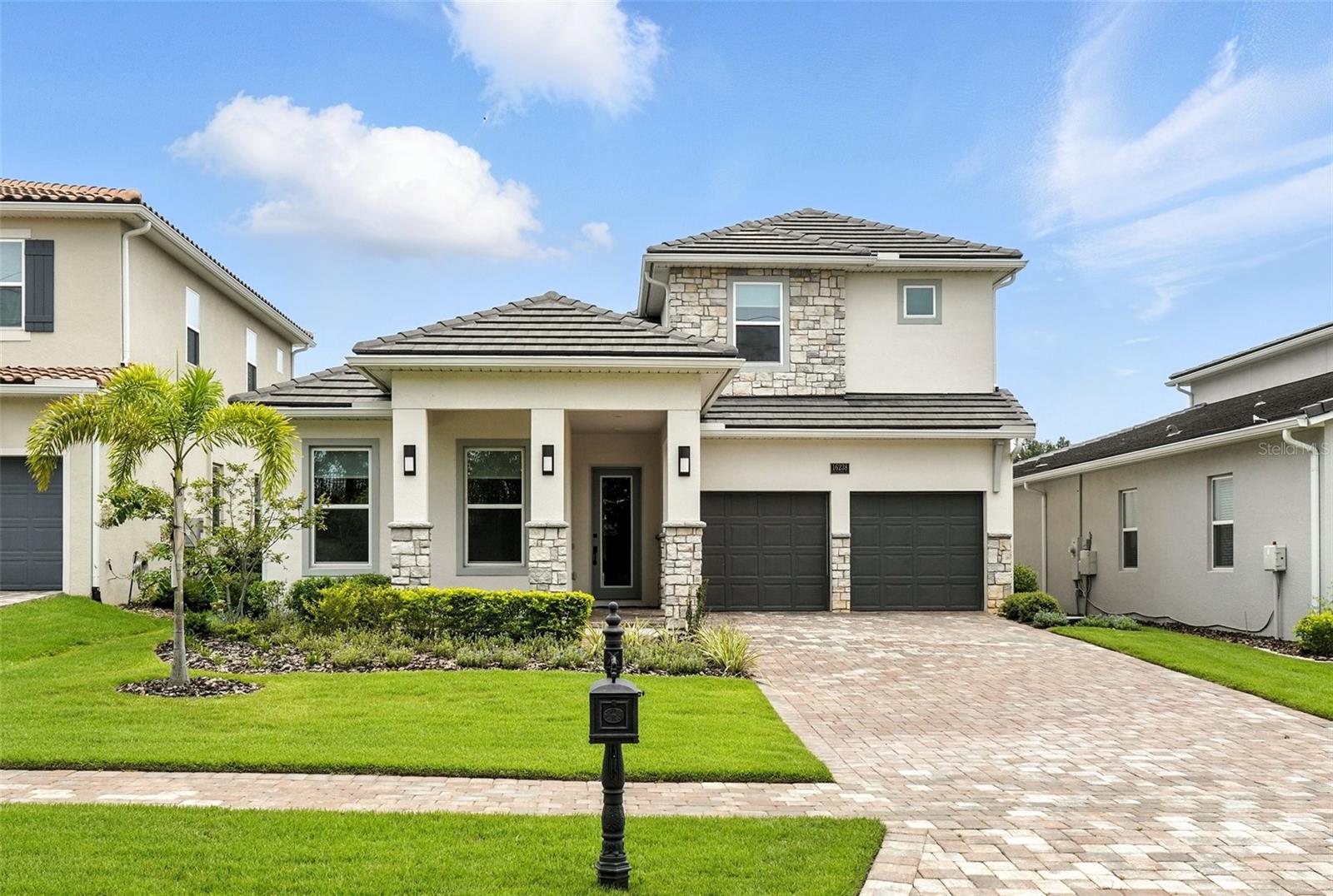 Image 3 of 67 For 16238 Volterra Point