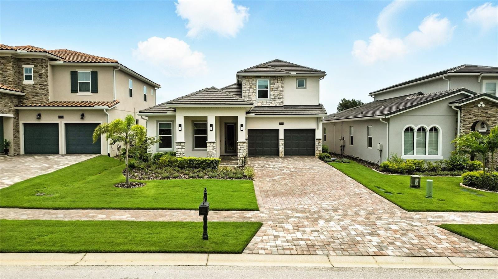 Image 4 of 67 For 16238 Volterra Point
