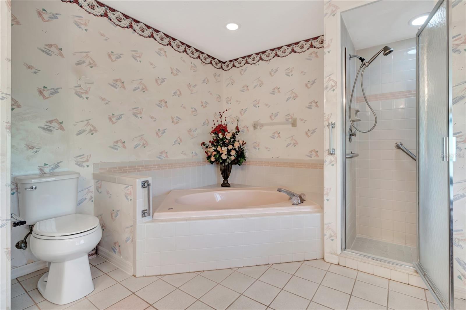 Image 21 of 42 For 9835 Lakeshore Drive