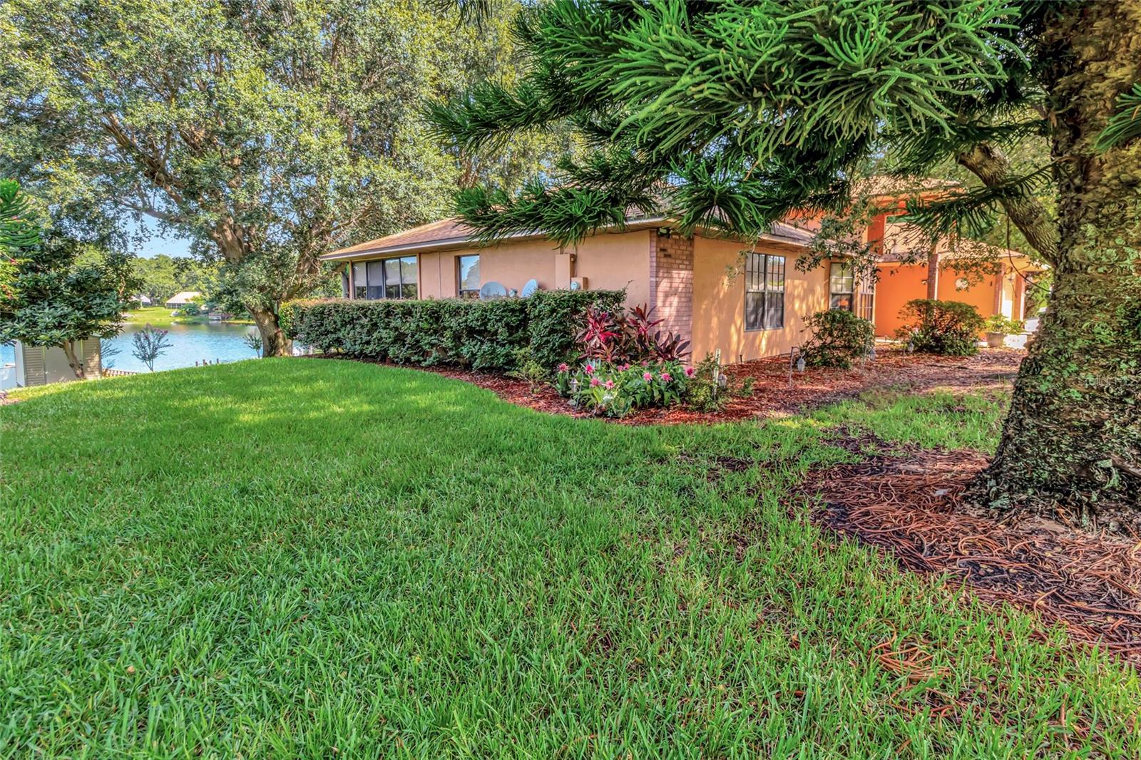 Image 3 of 42 For 9835 Lakeshore Drive