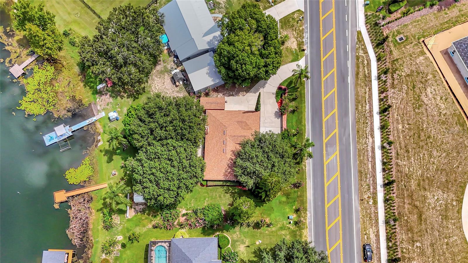 Image 34 of 42 For 9835 Lakeshore Drive