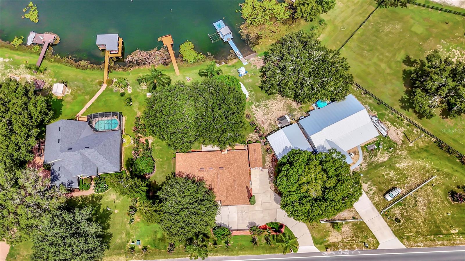 Image 35 of 42 For 9835 Lakeshore Drive
