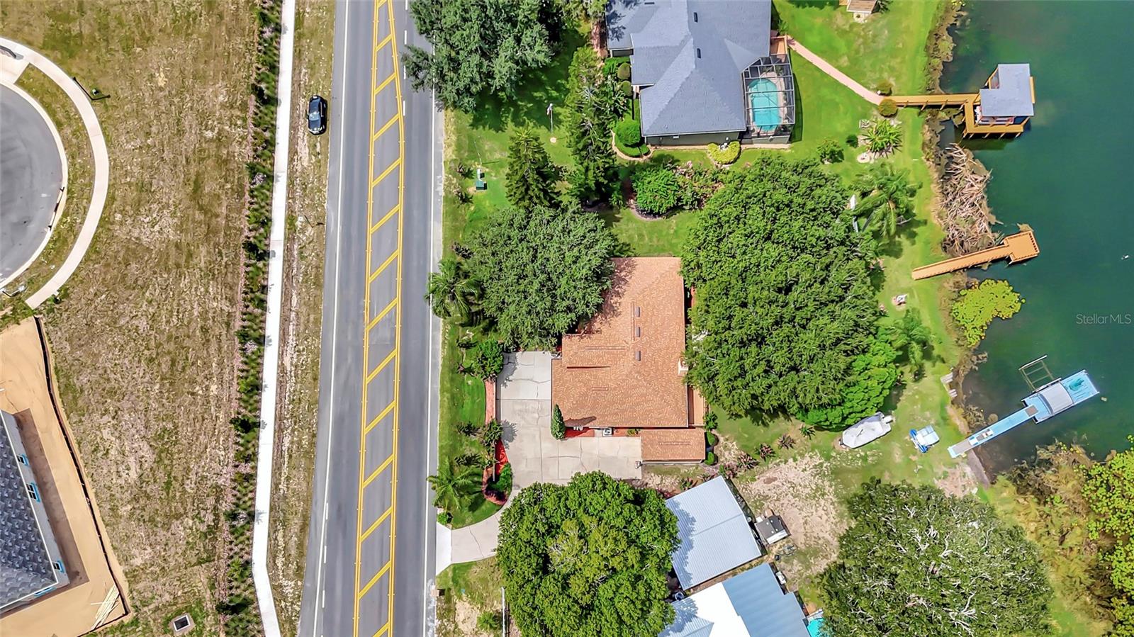 Image 36 of 42 For 9835 Lakeshore Drive