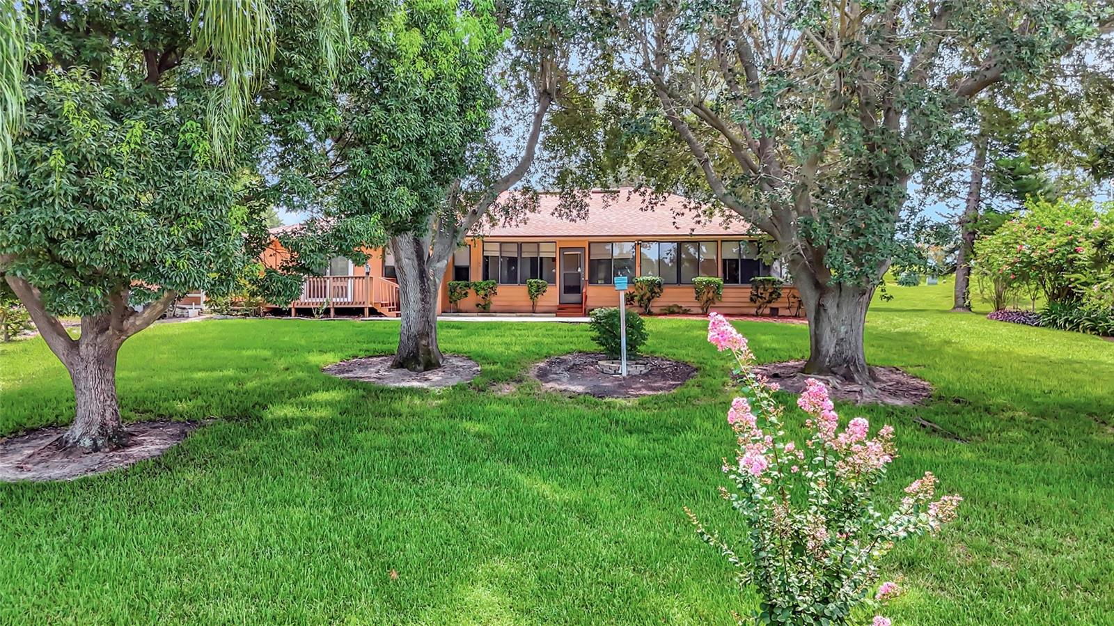Image 39 of 42 For 9835 Lakeshore Drive
