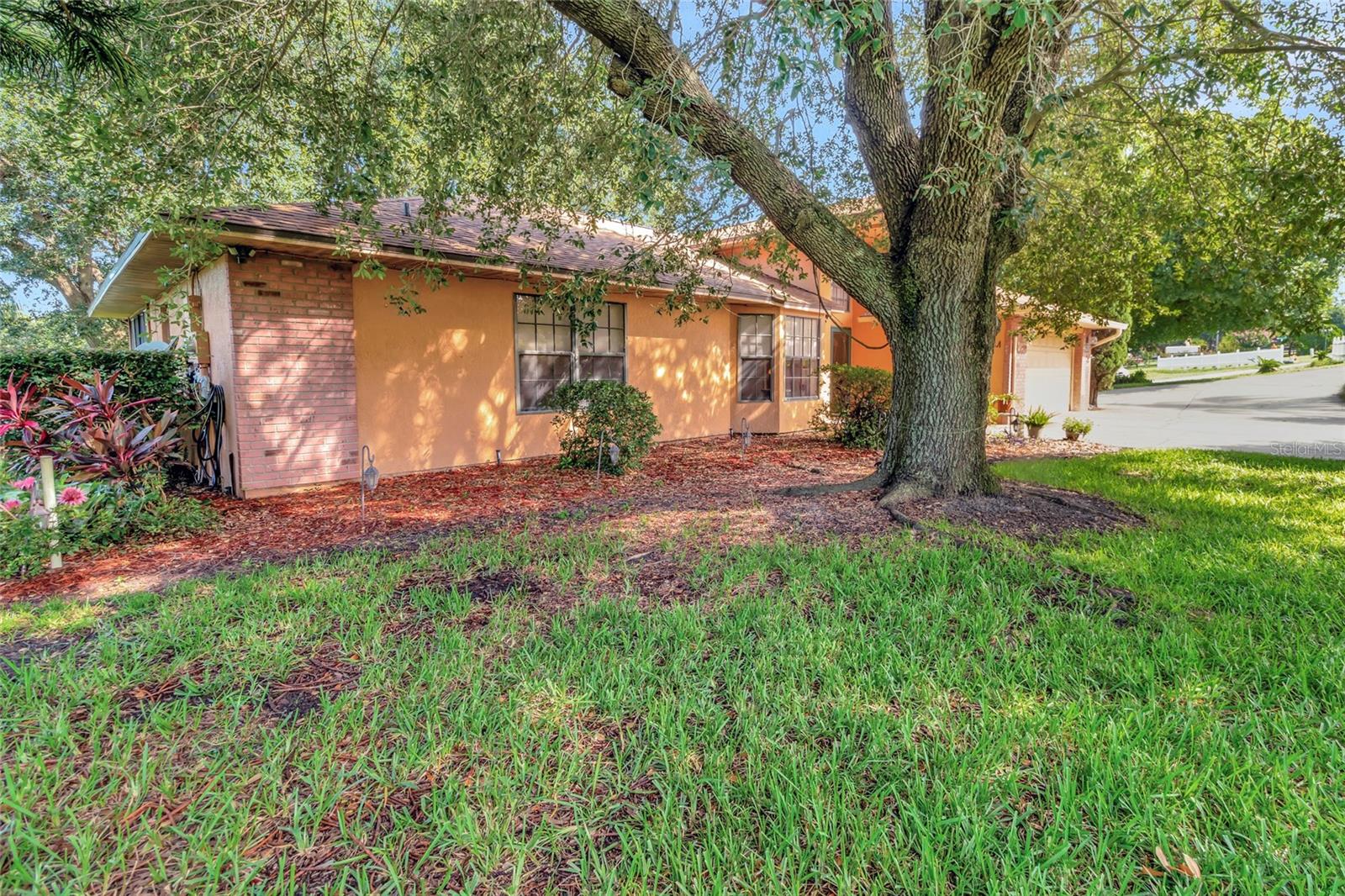 Image 4 of 42 For 9835 Lakeshore Drive