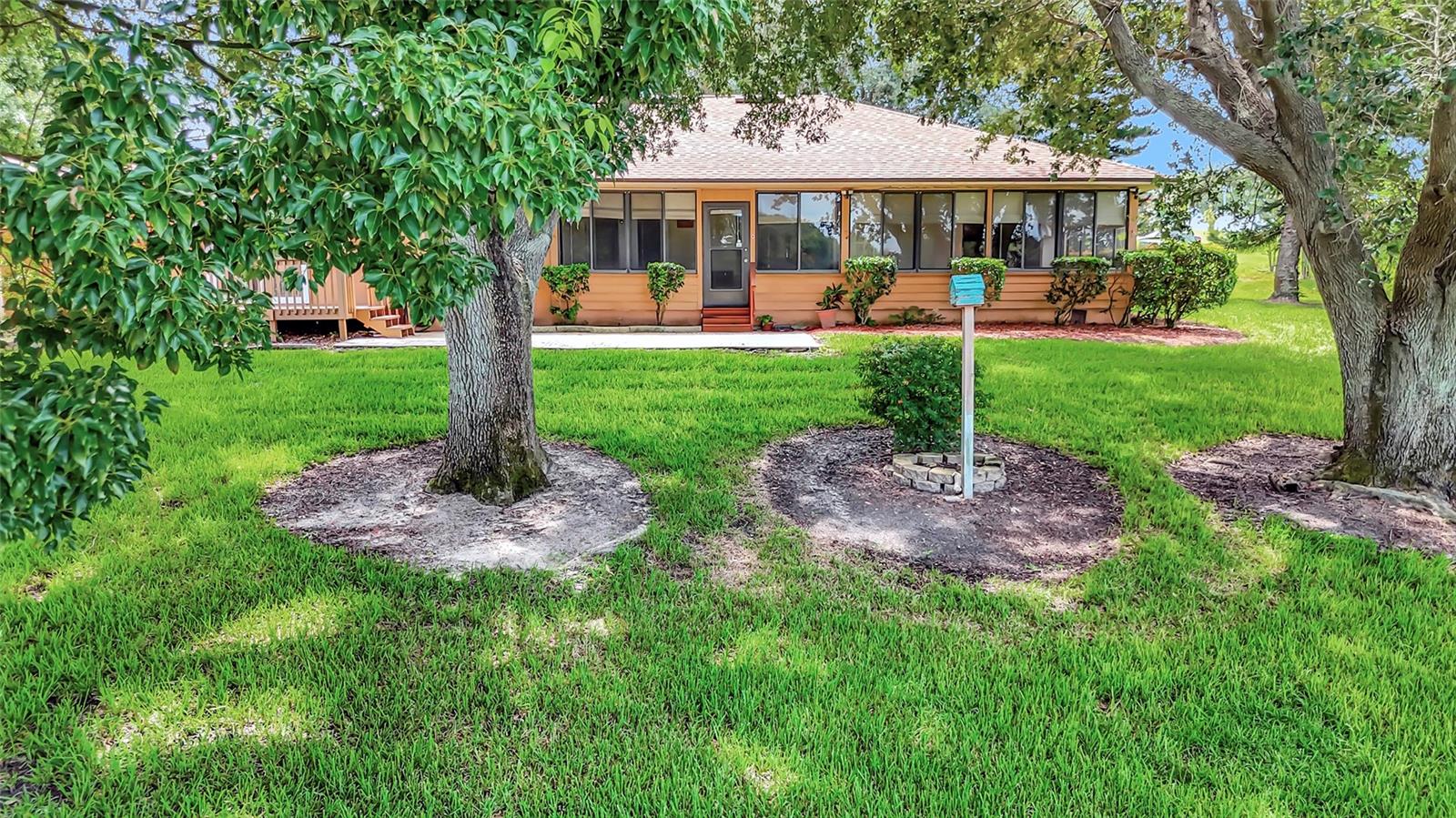 Image 40 of 42 For 9835 Lakeshore Drive