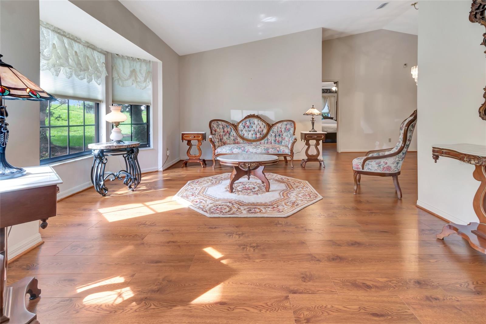 Image 7 of 42 For 9835 Lakeshore Drive