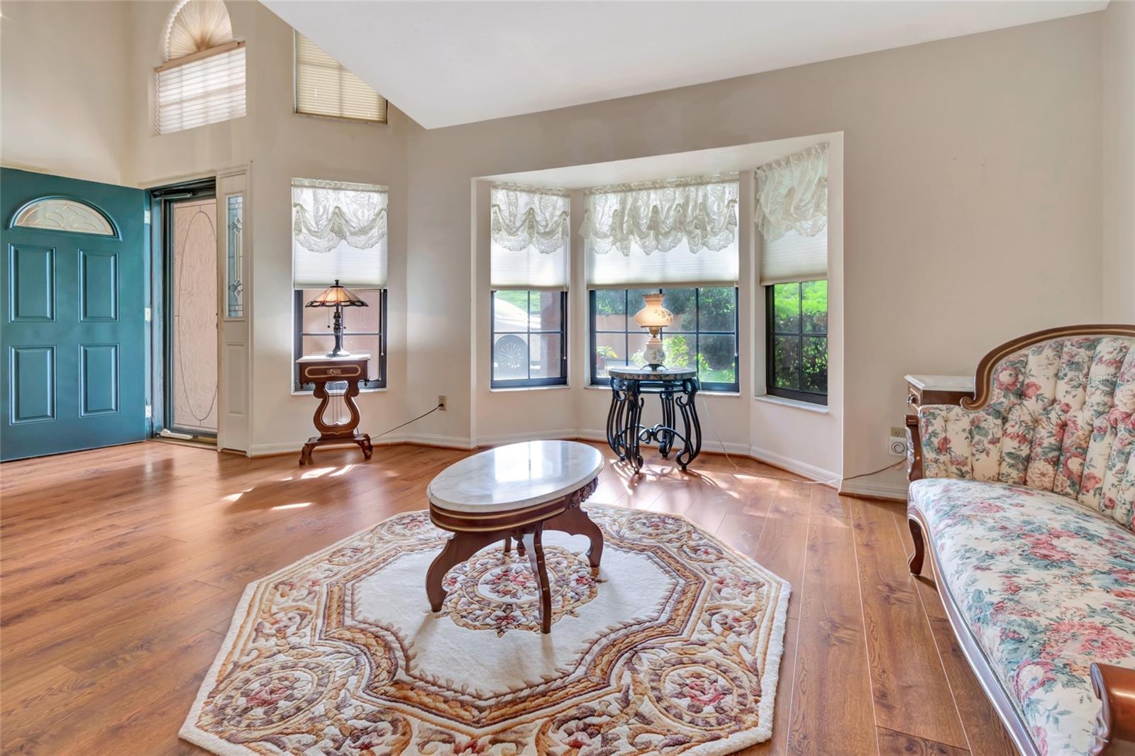 Image 8 of 42 For 9835 Lakeshore Drive