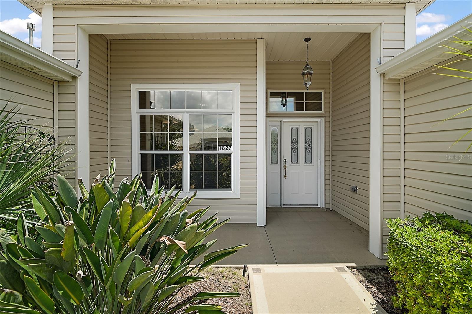 Image 3 of 37 For 1827 Kyrle Terrace