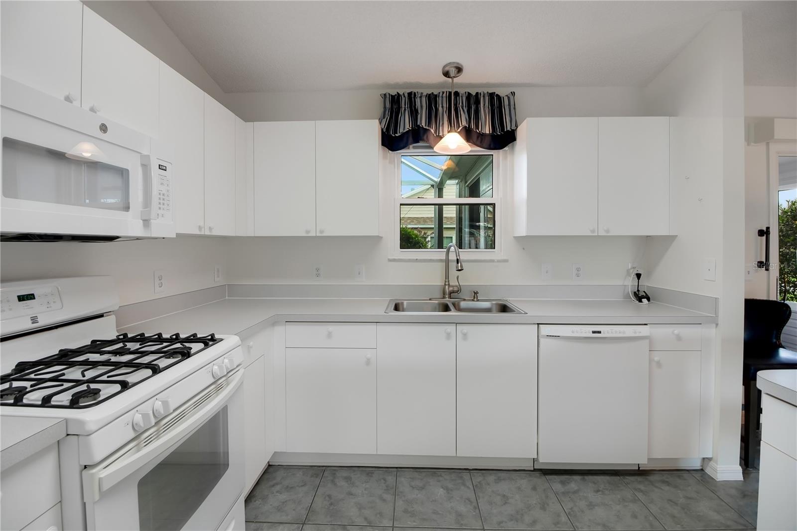 Image 27 of 52 For 17707 92nd Grantham Terrace