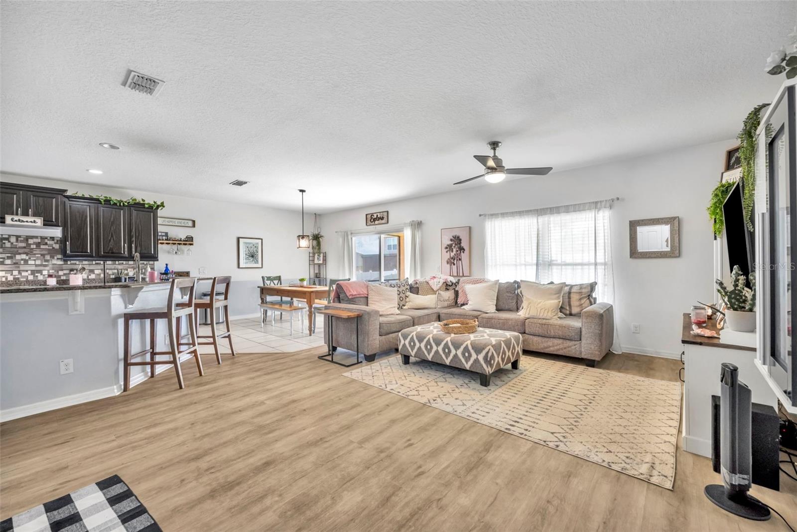 Image 12 of 33 For 10234 Lenox Street