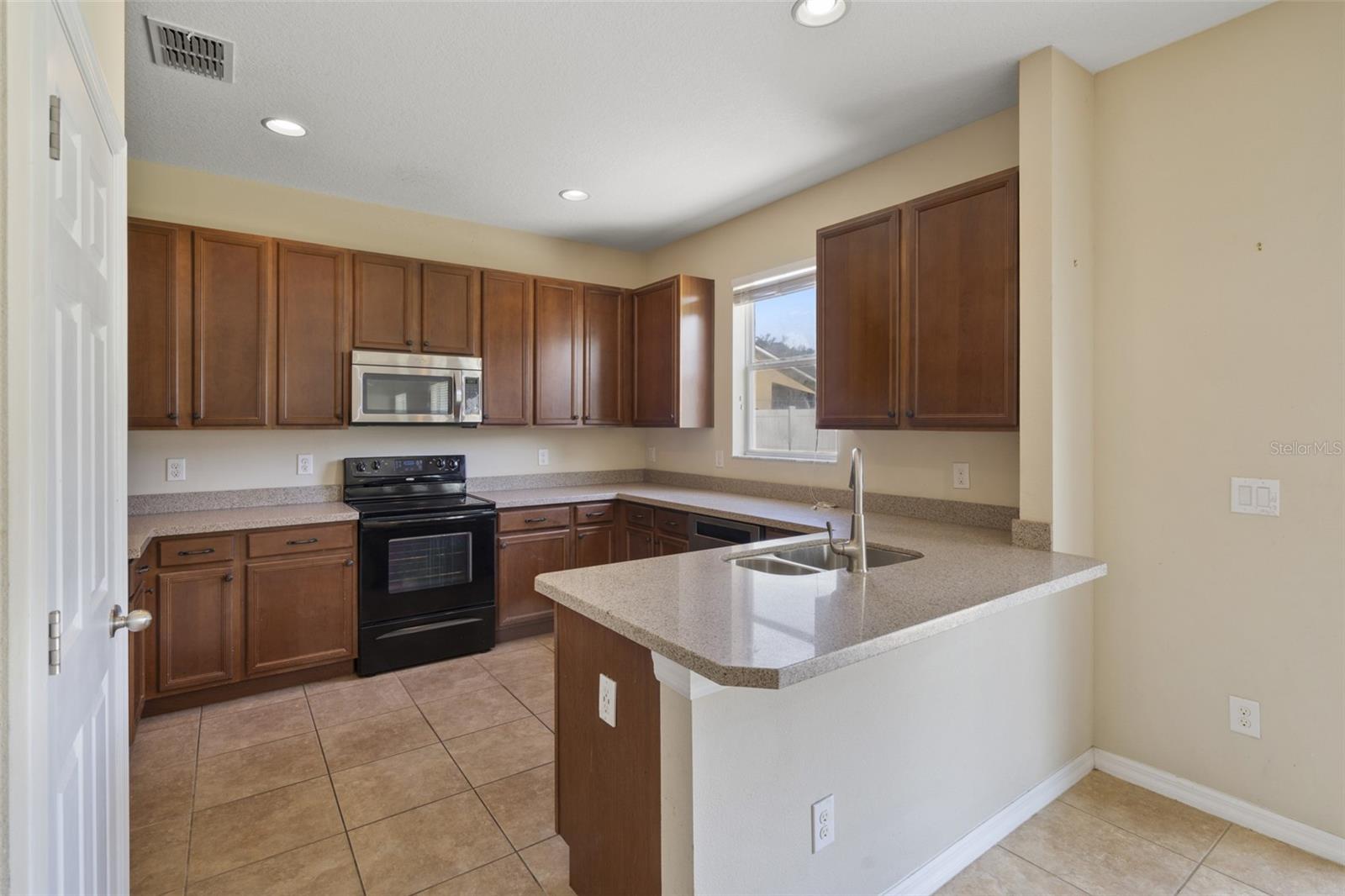 Image 11 of 44 For 2215 Natoma Boulevard